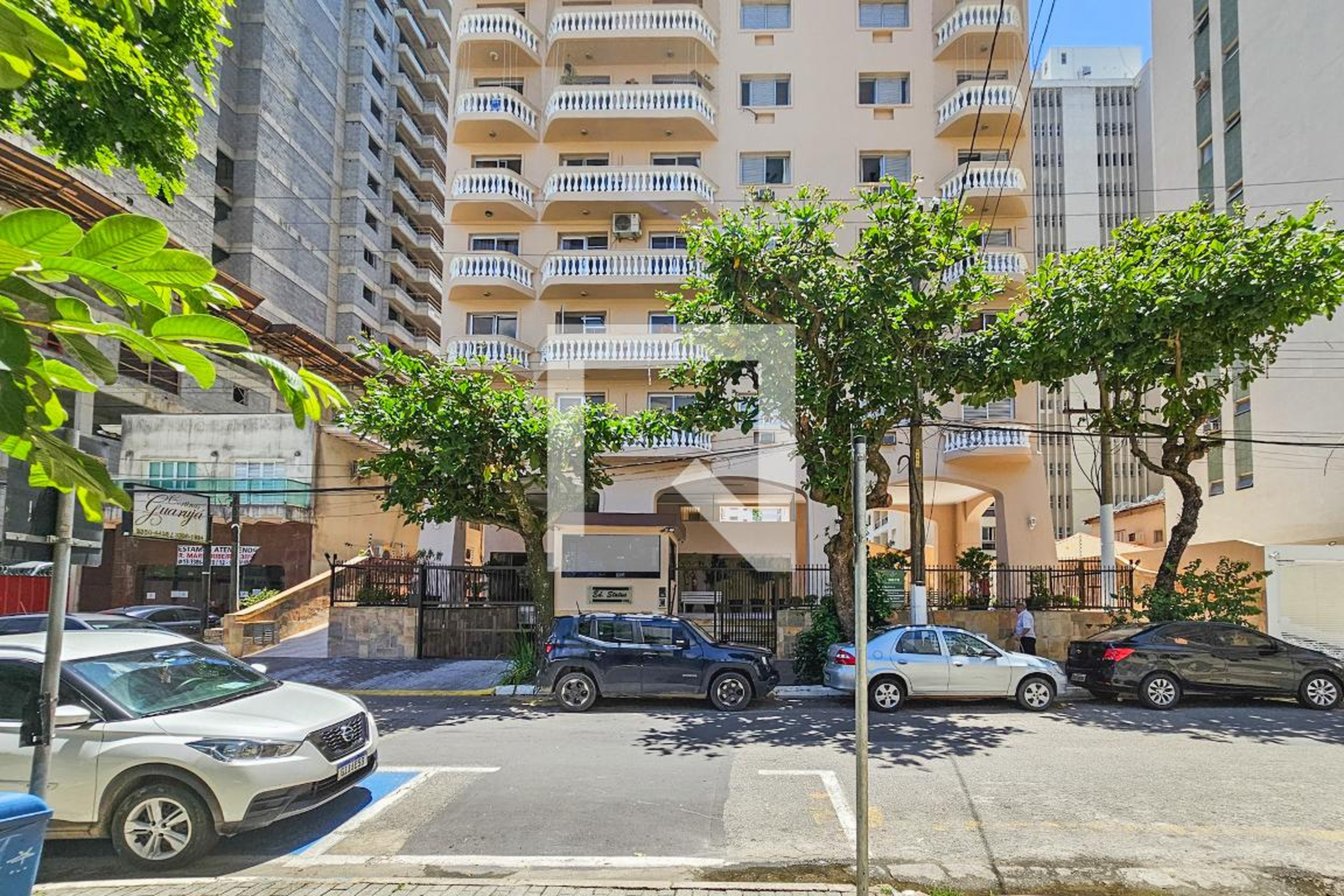 Fachada Edifício Status