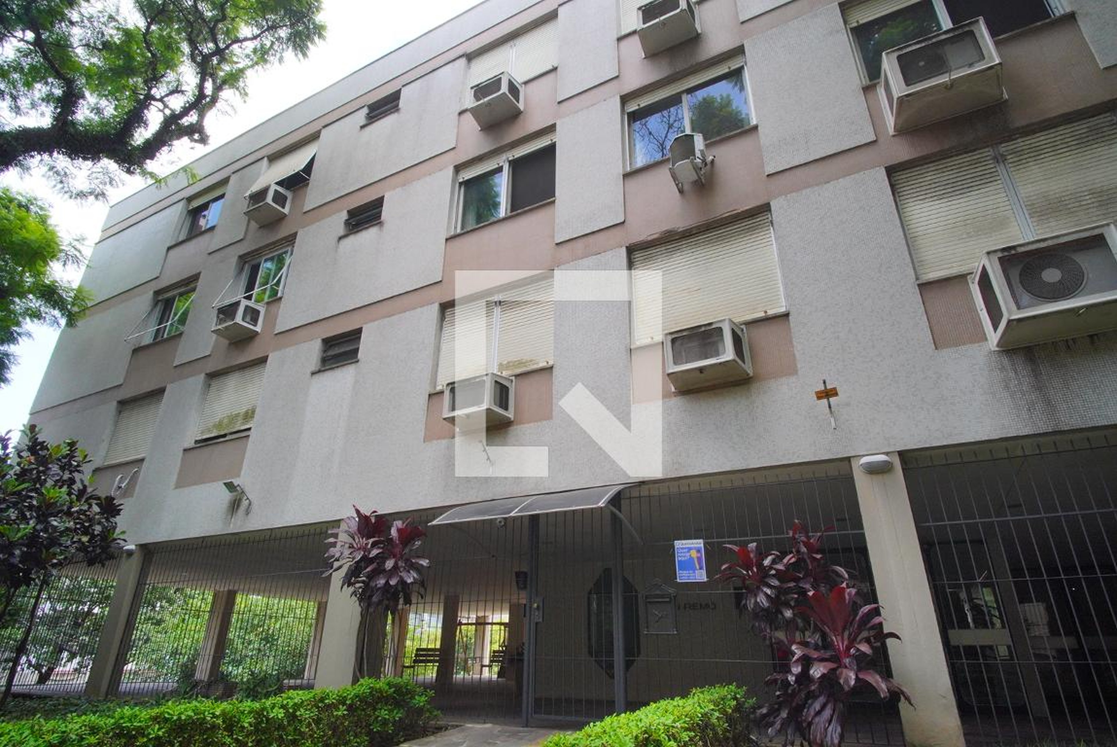 fachada Condomínio em Rua Eudoro Berlink, 300