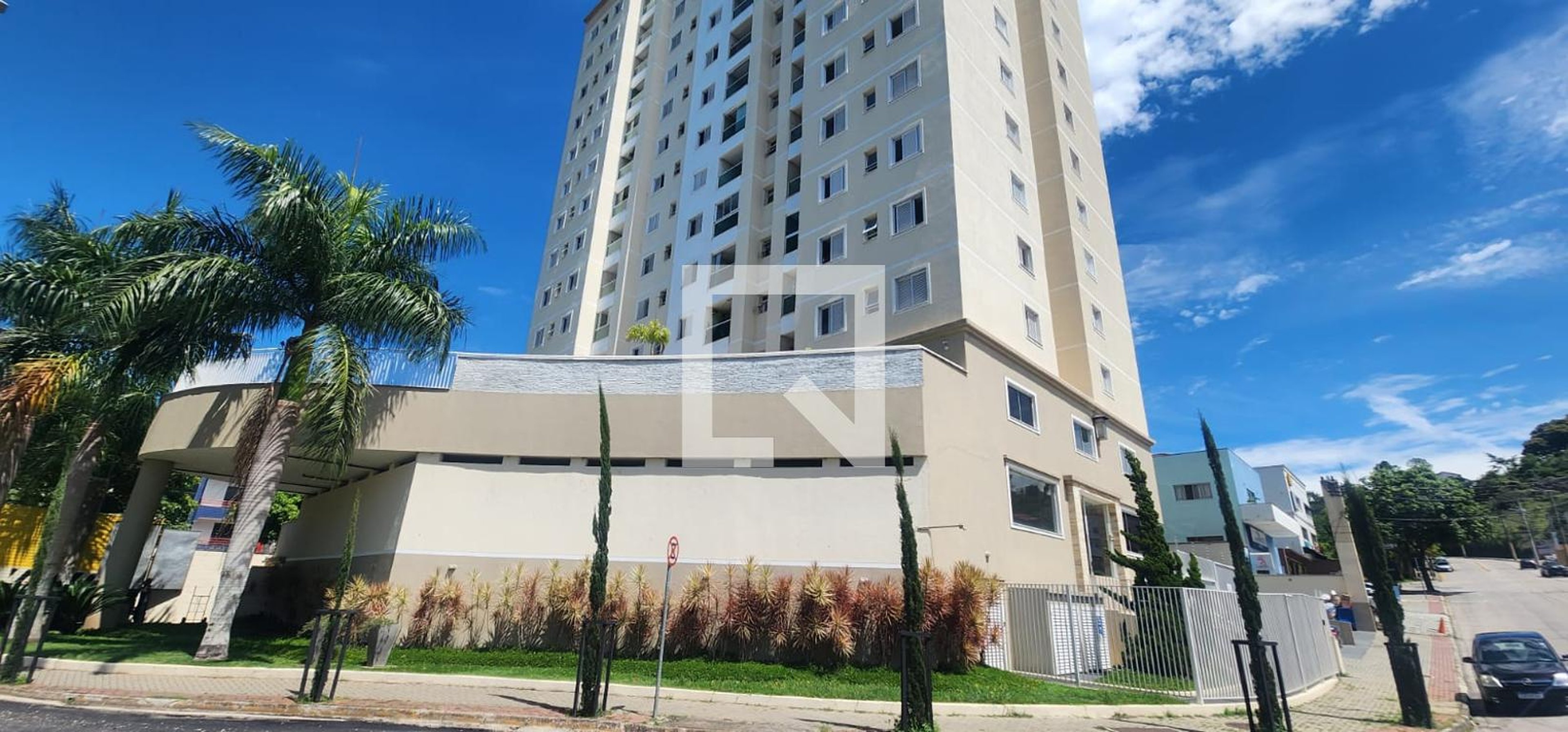 Fachada Condomínio em Avenida Ironman Victor Garrido, 32