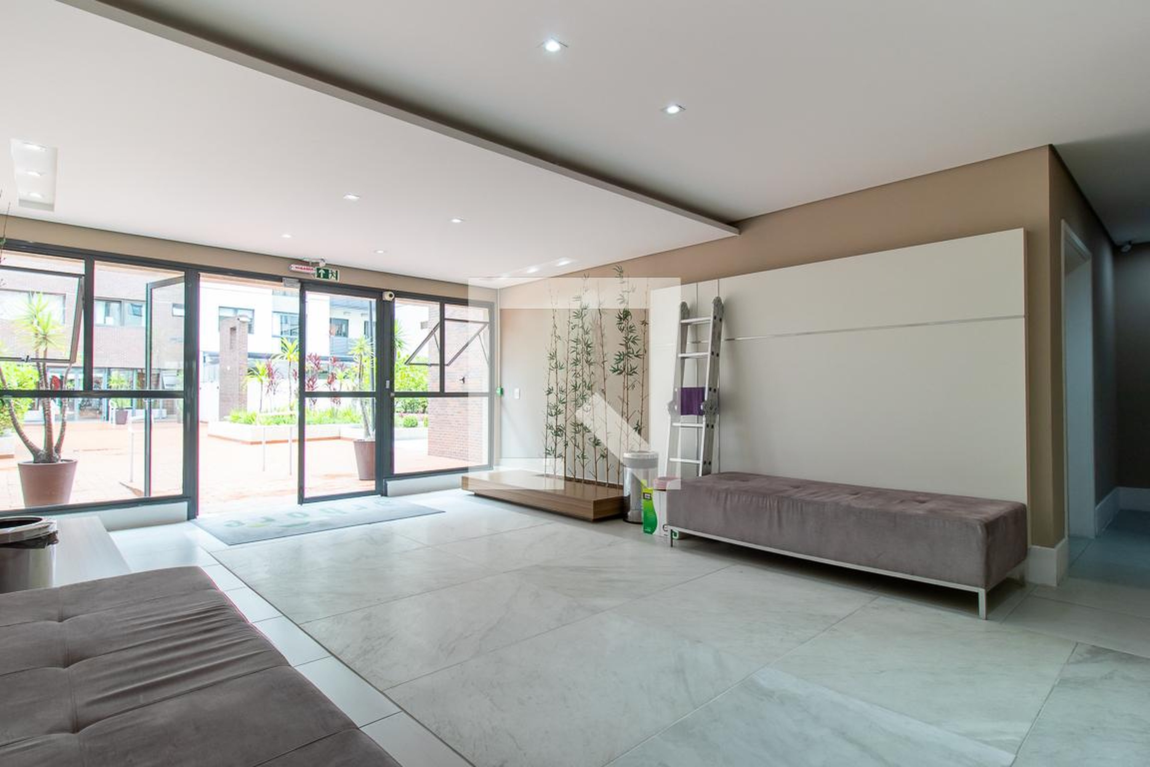 Hall de entrada - Arbore