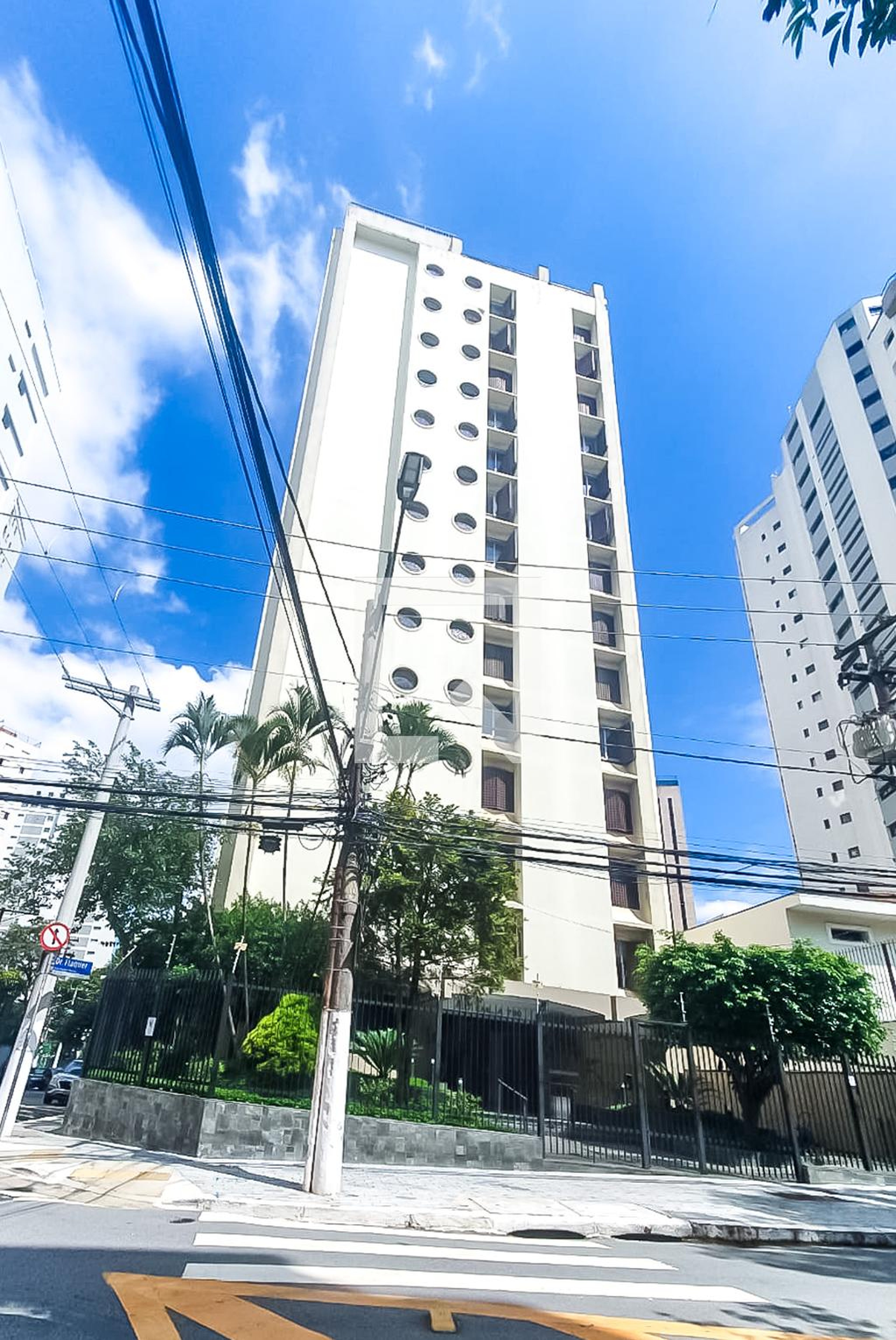 Fachada do Prédio Edifício Emília