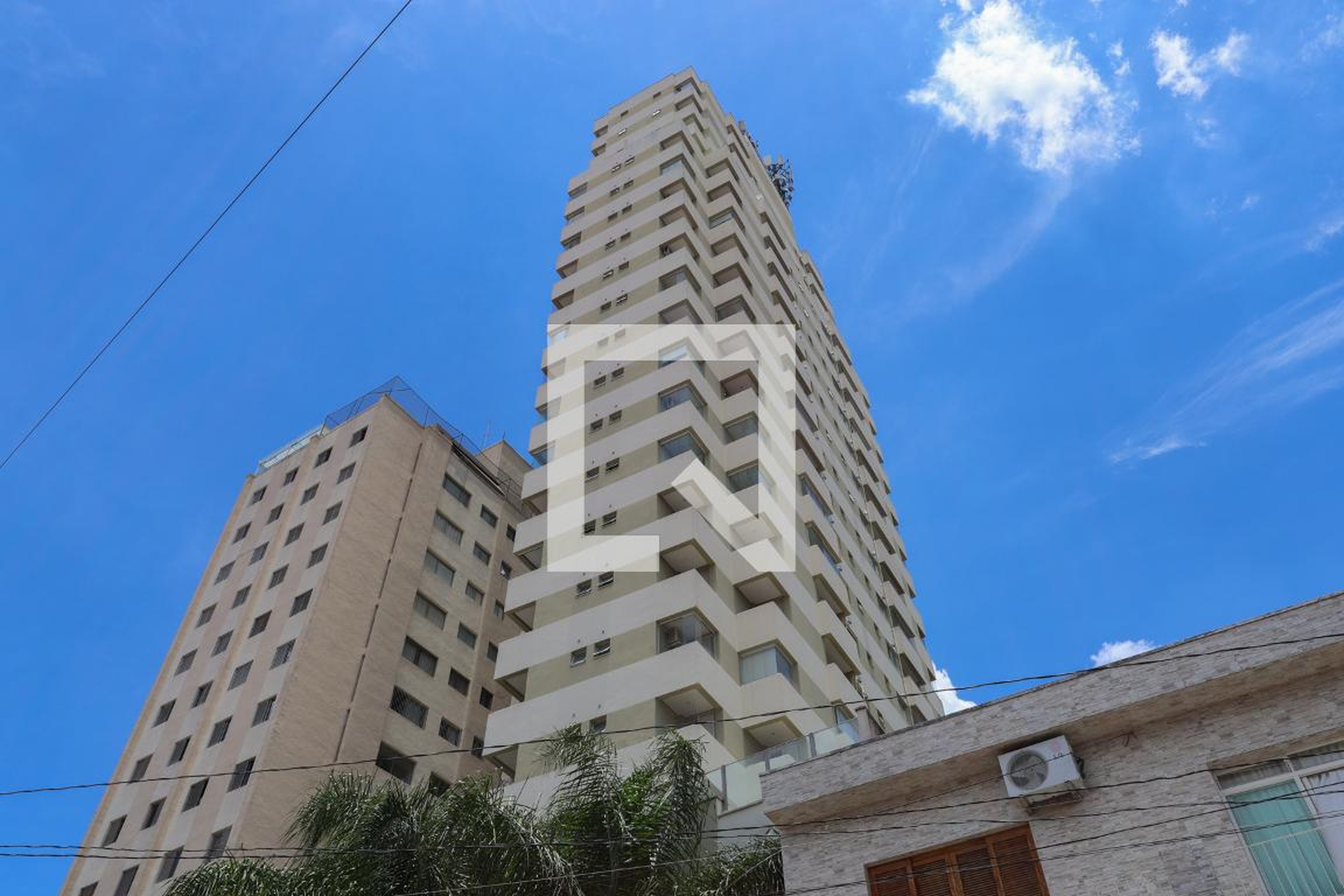 Fachada do prédio Condomínio Maxin Santana