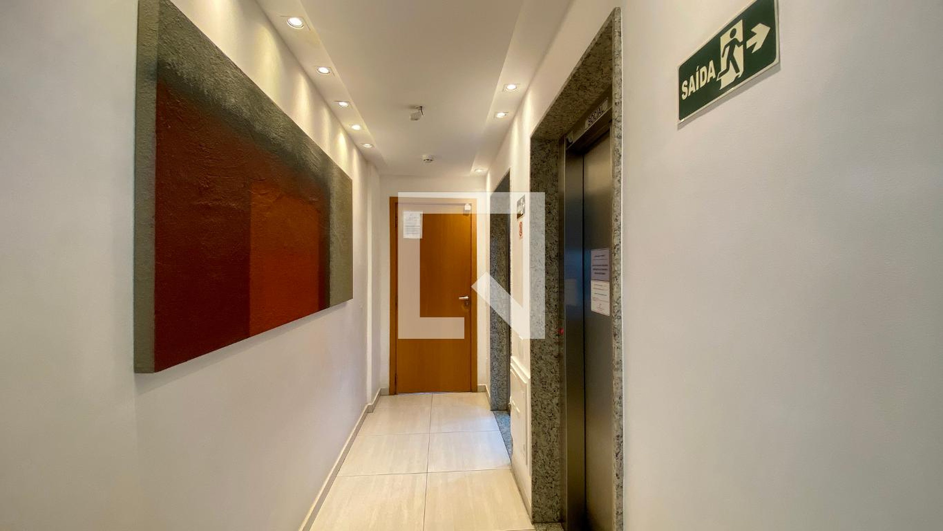 Elevador - Edifício Josie Helen Siman