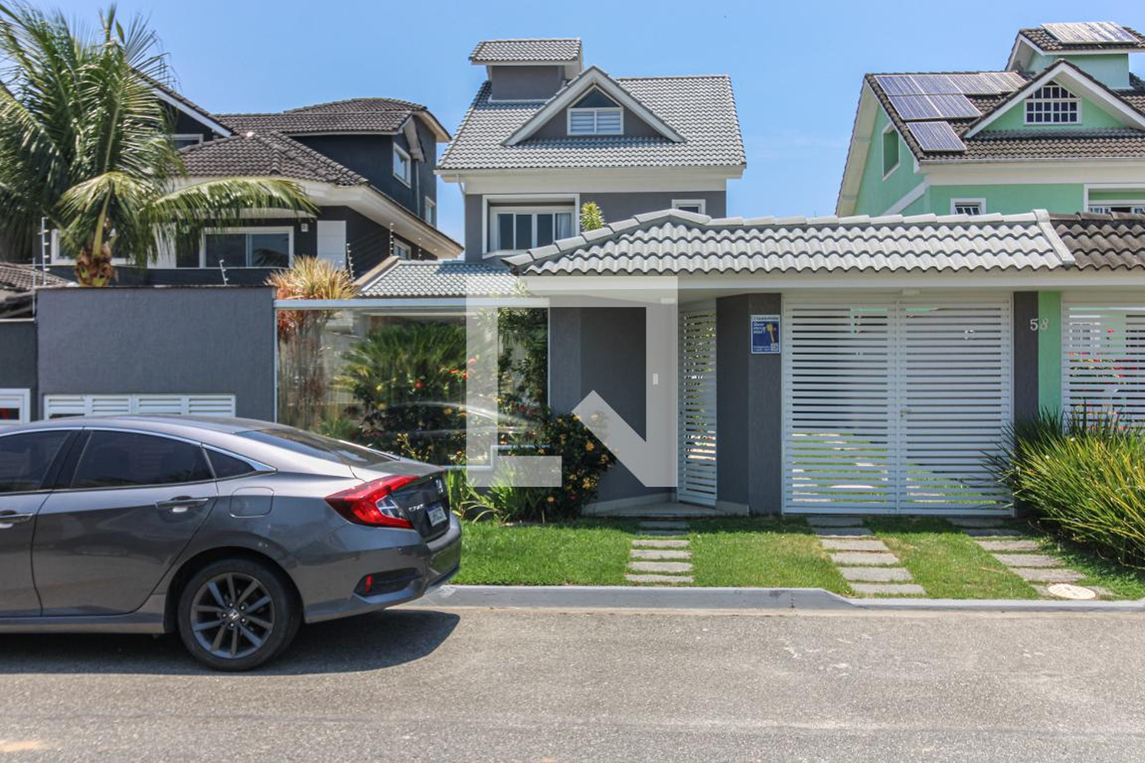 Fachada Condomínio em Rua Altamiro Carrilho, 58