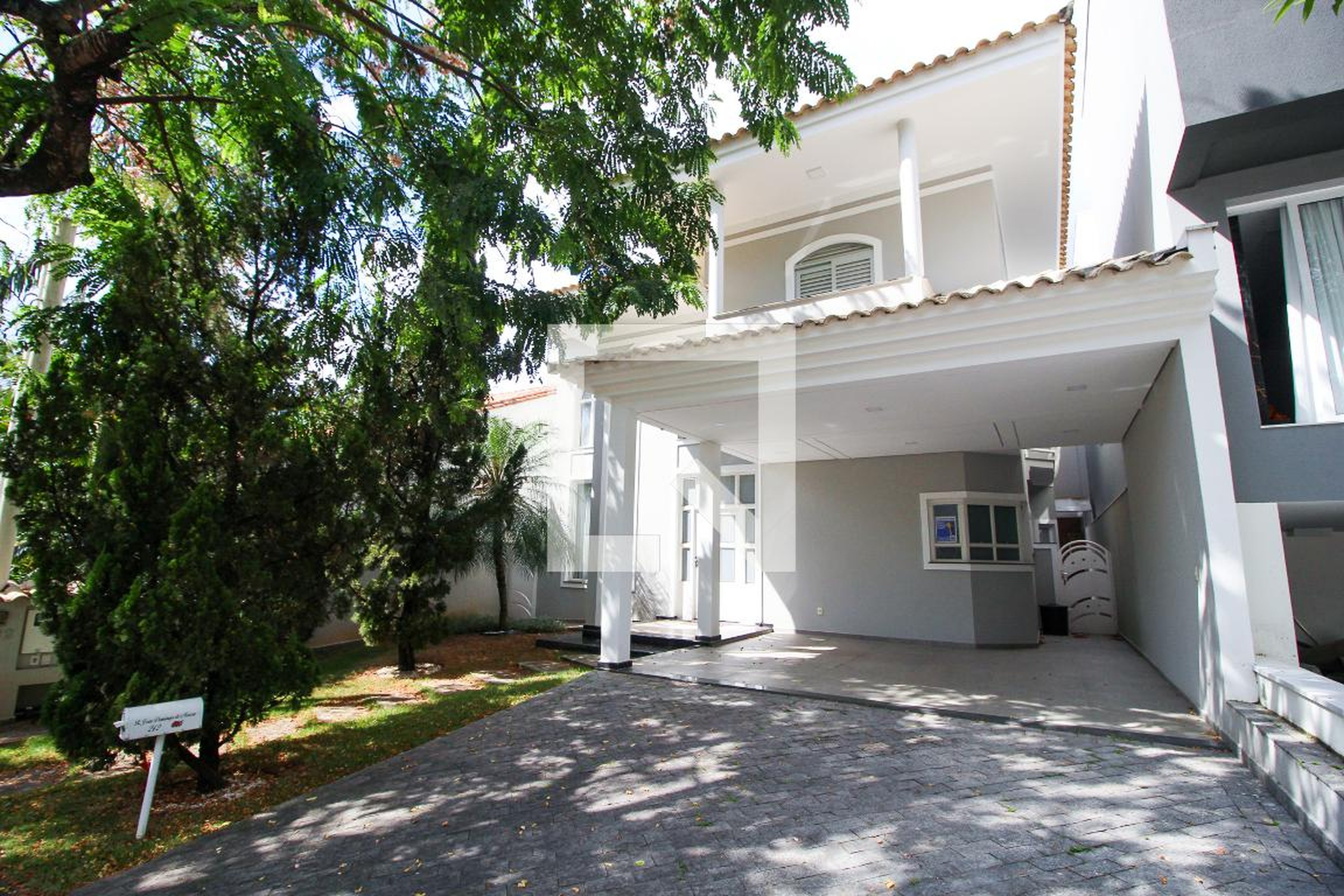 Fachada Condomínio em Avenida Adonias Cepellos, 1