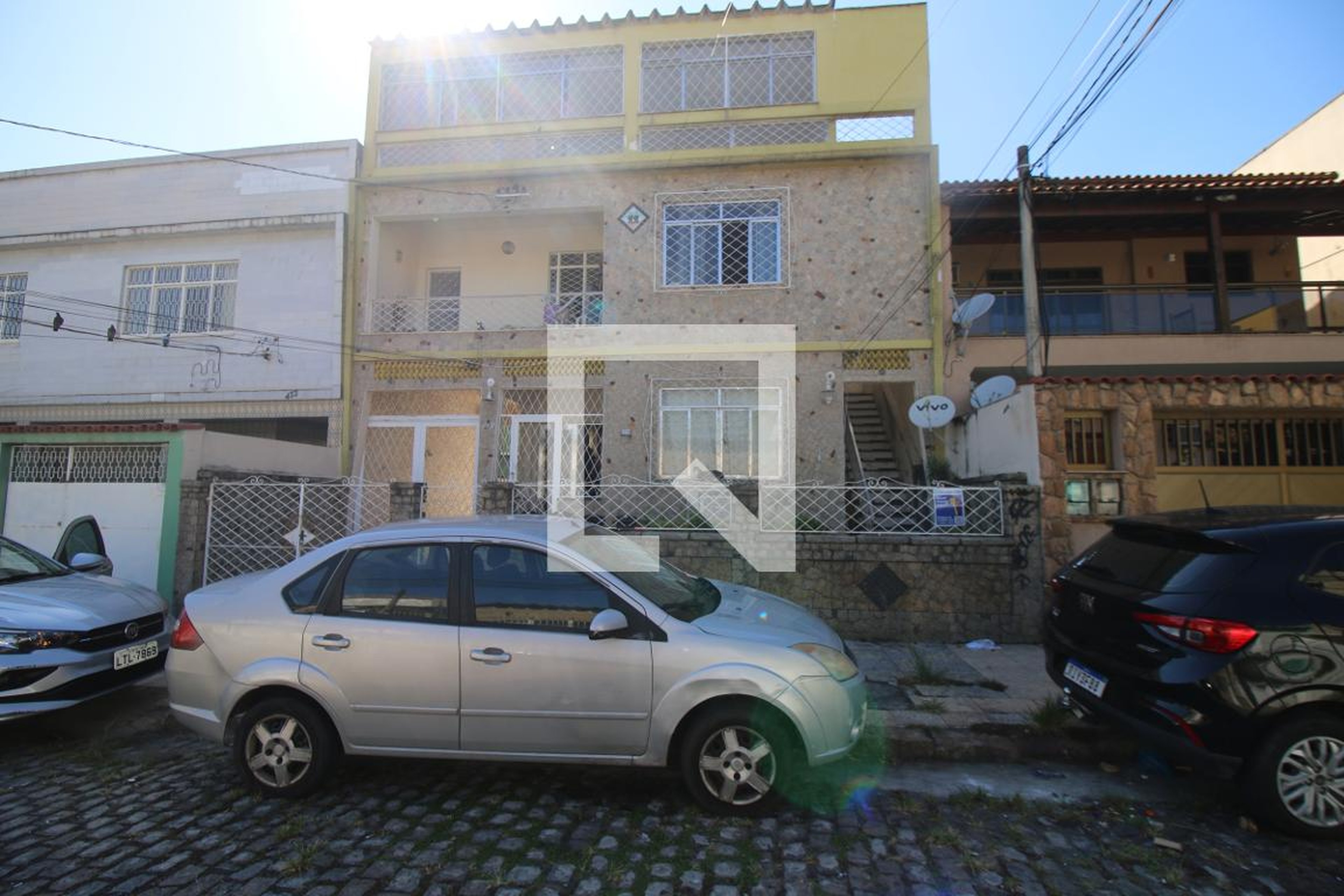 Fachada do Prédio Condomínio em Rua Engenheiro Edmundo Régis Bitencourt, 443