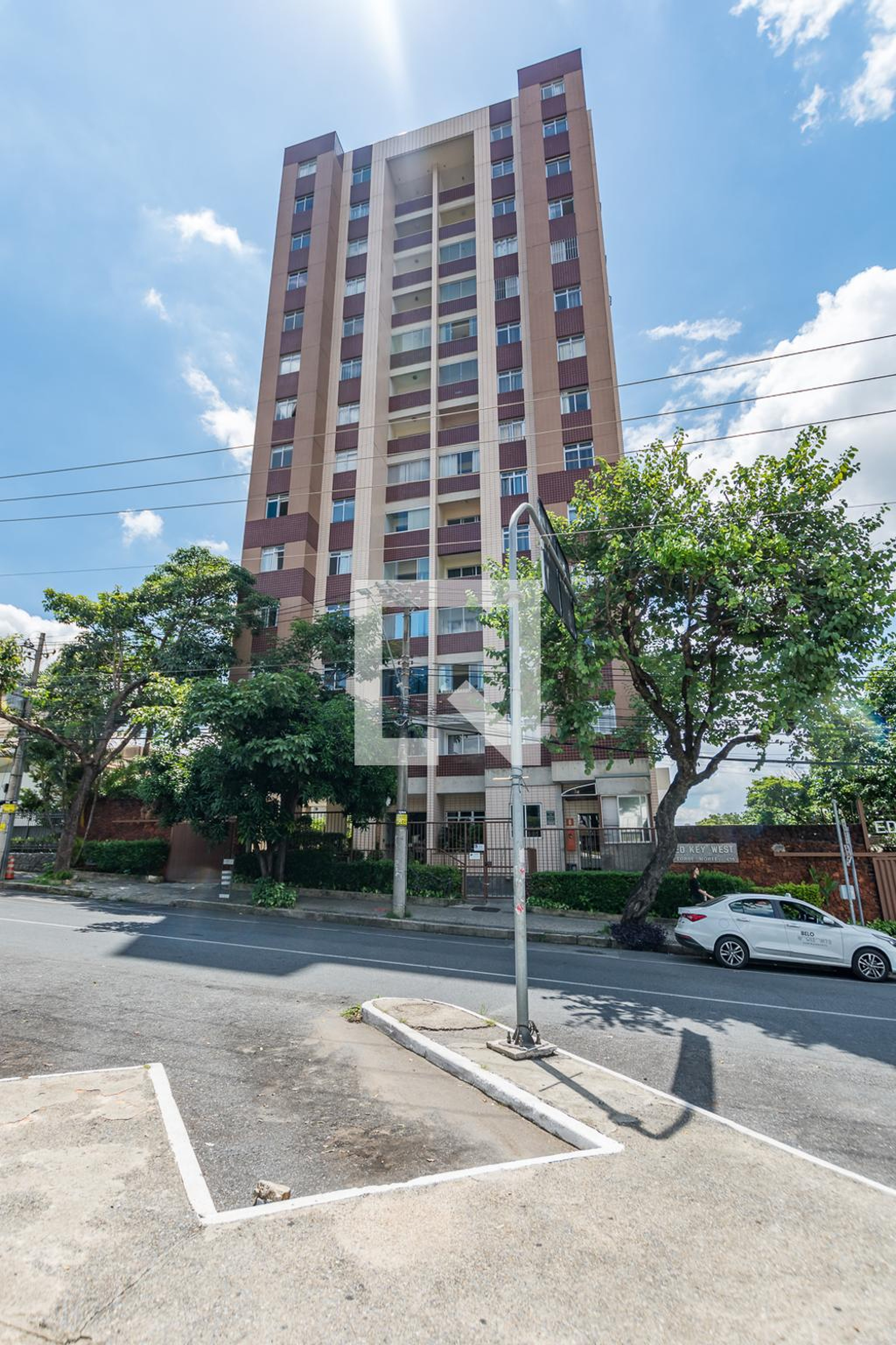Fachada Condomínio em Rua Dom José Gaspar, 615
