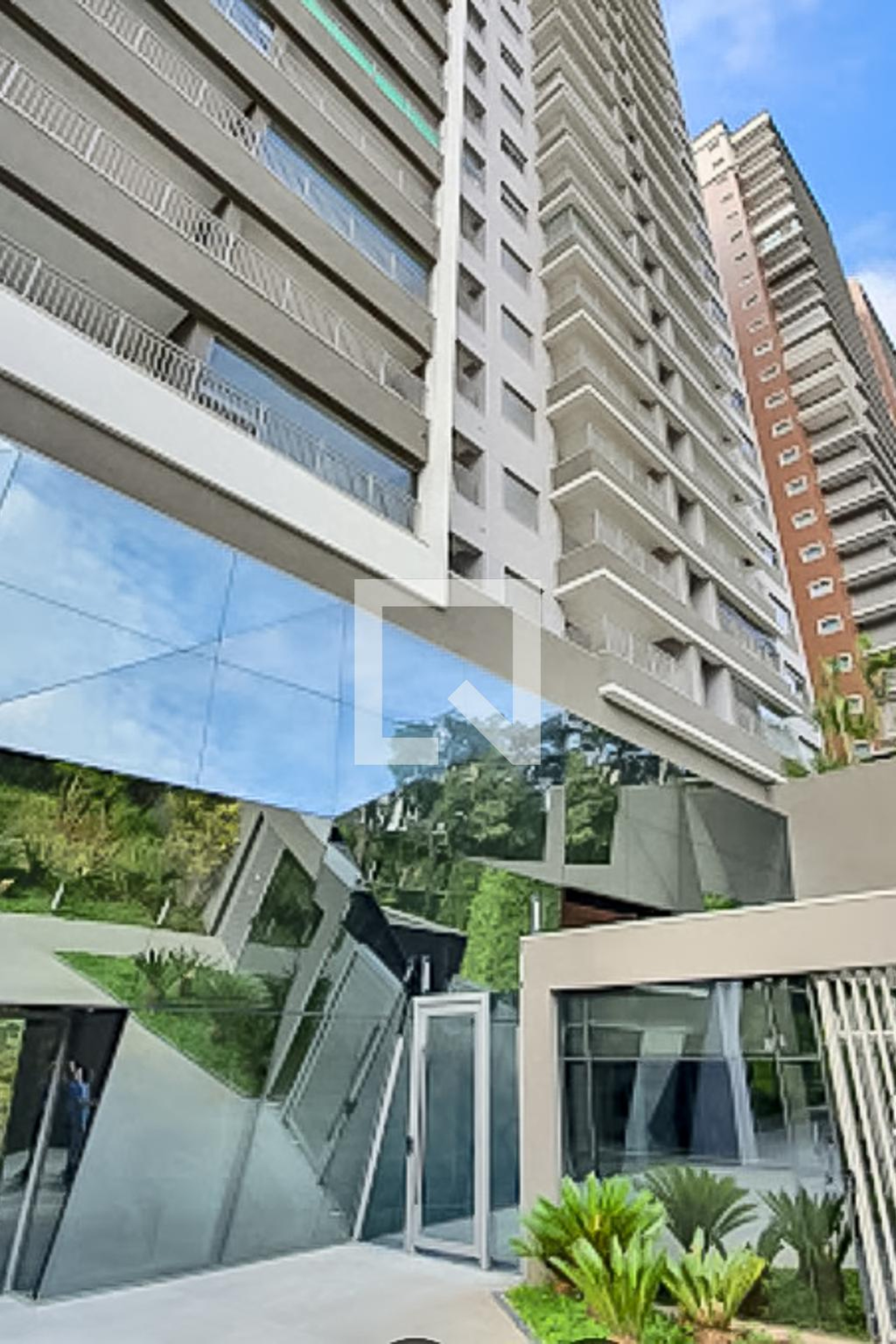 Fachada Condomínio em Avenida Professor Ascendino Reis, 500