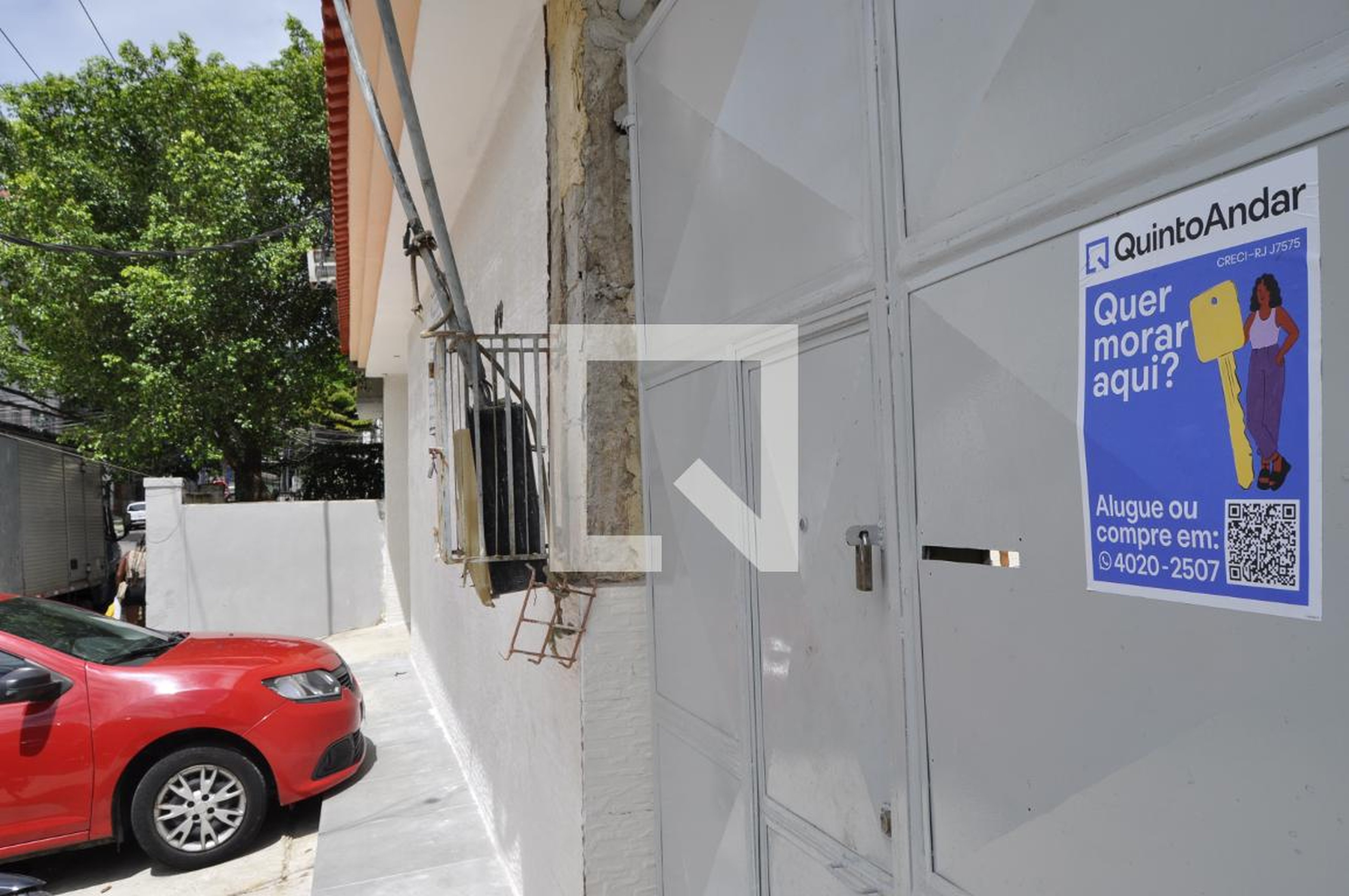 Fachada Condomínio em Rua Visconde de Santa Cruz, 110