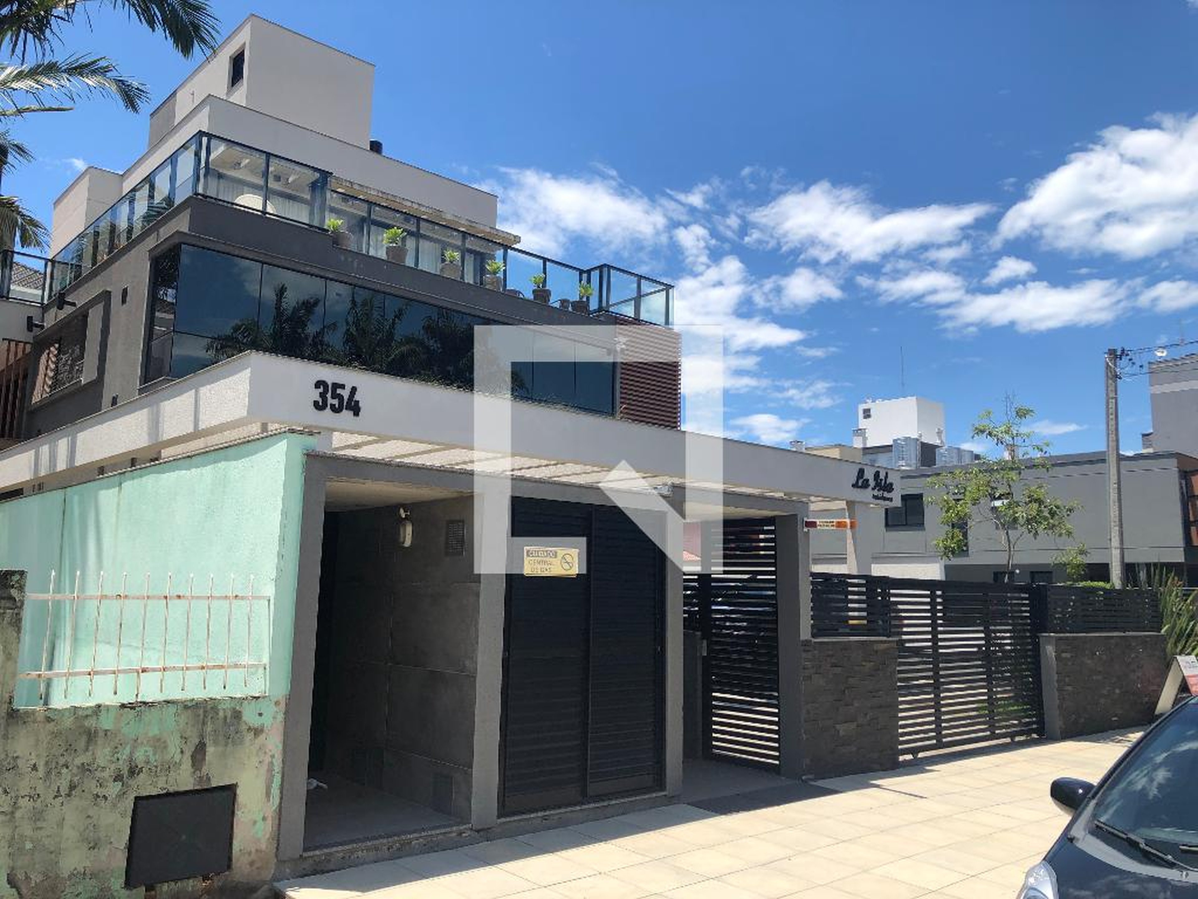 Fachada Condomínio em Rua Otávio Cruz, 354