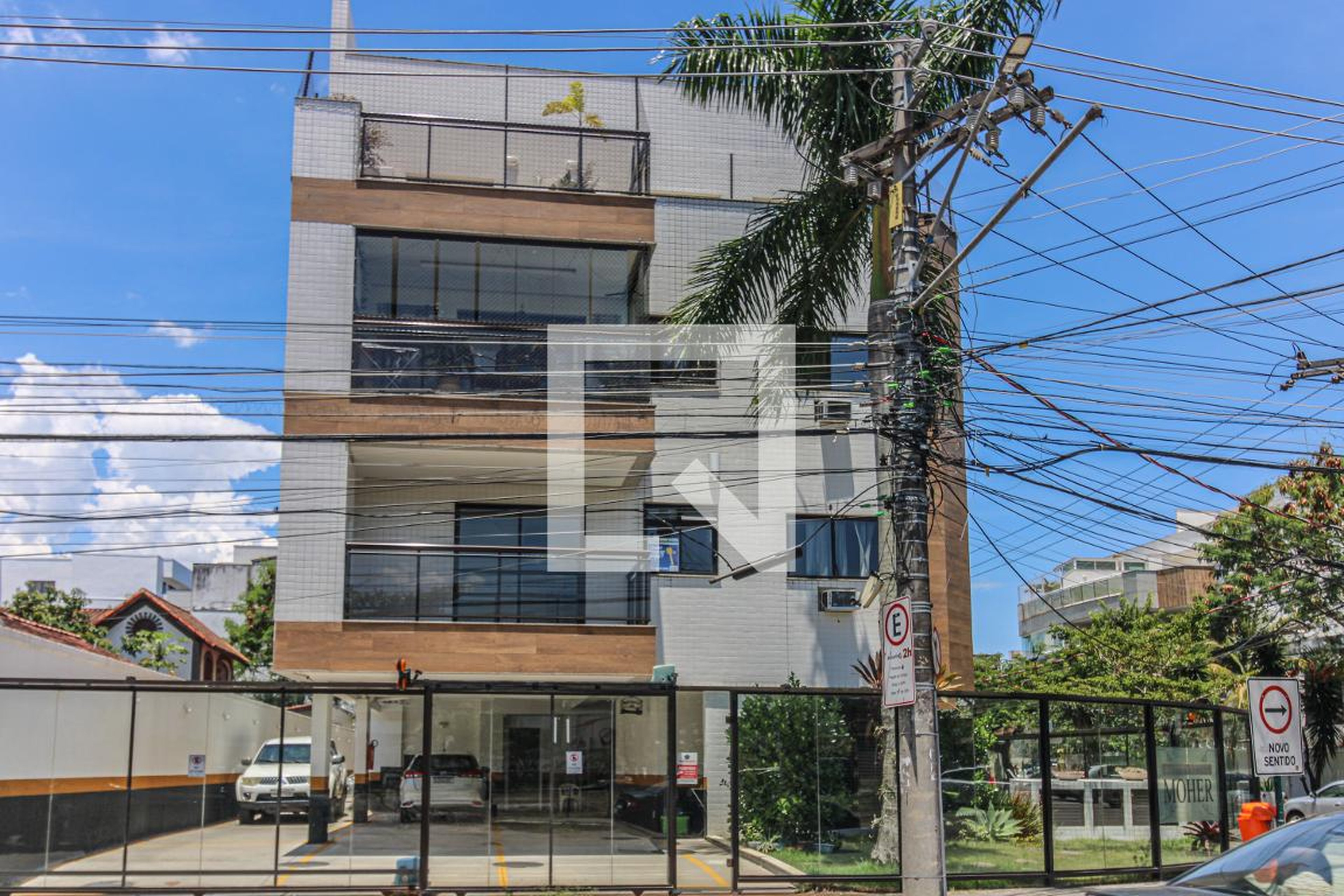 Fachada Condomínio em Rua Odilon Duarte Braga, 220