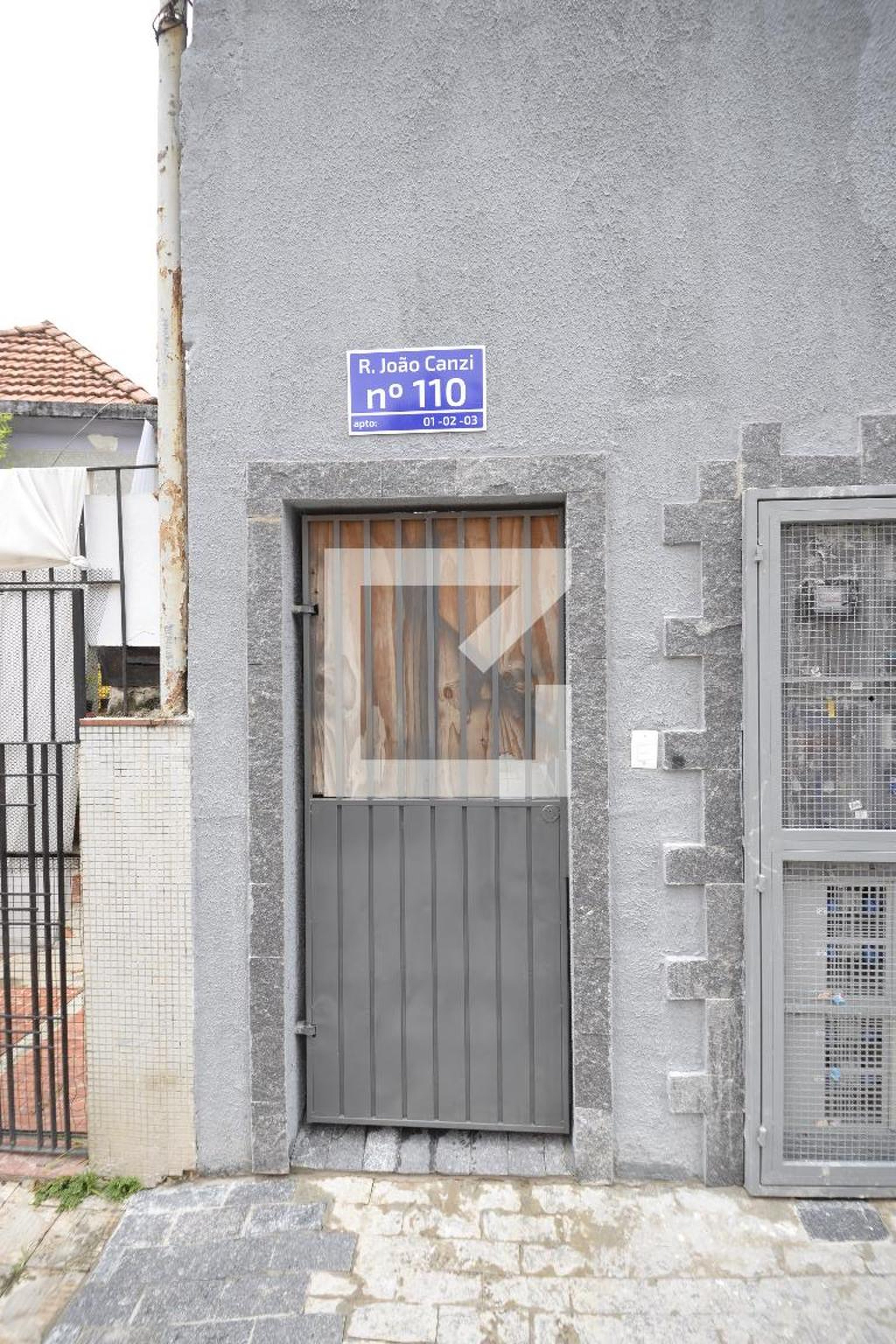 Fachada Condomínio em Rua João Canzi, 110