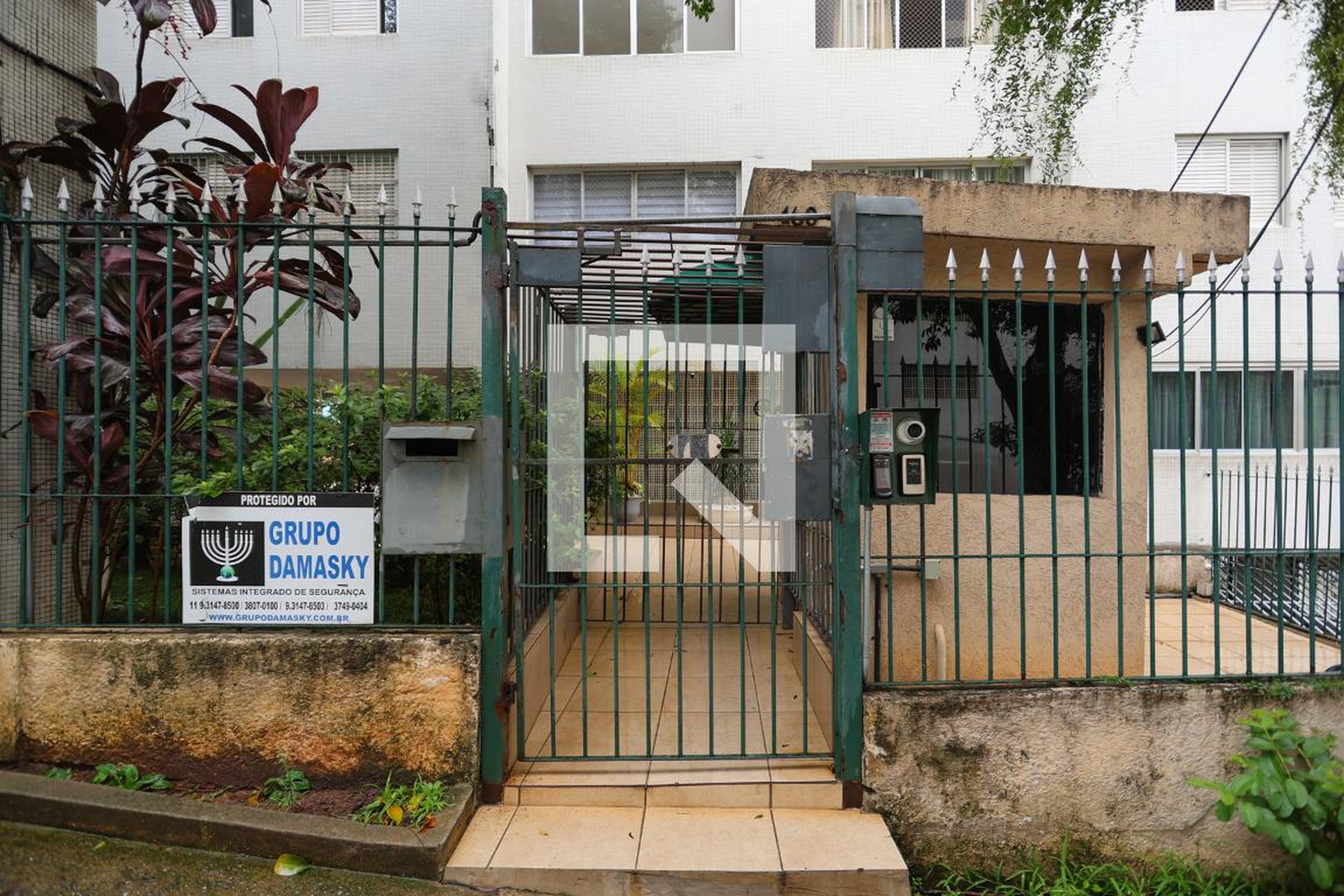 Fachada do condomínio Condomínio em Rua José Debieux, 426