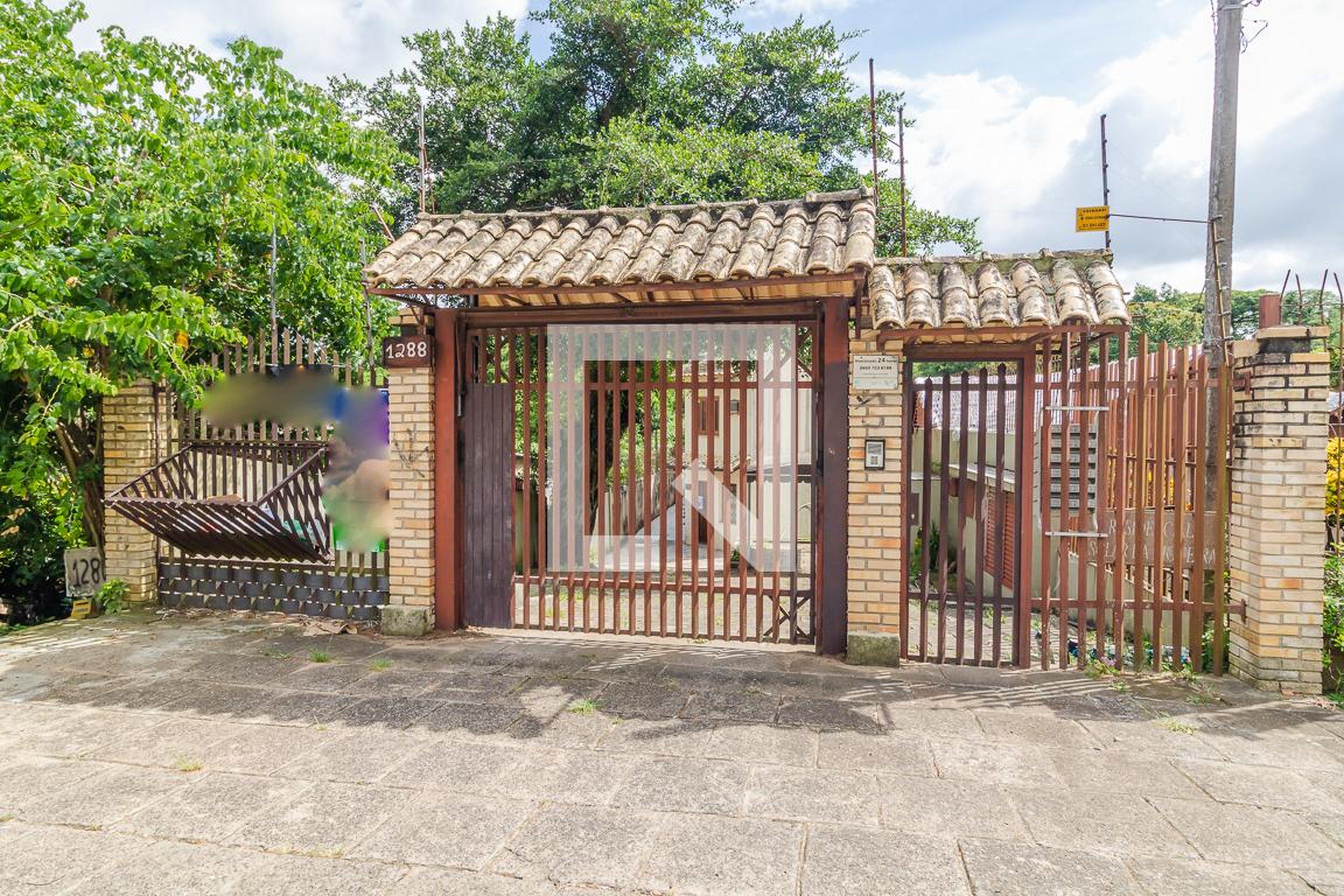 Fachada Condomínio em Rua Professor Carvalho de Freitas, 1288