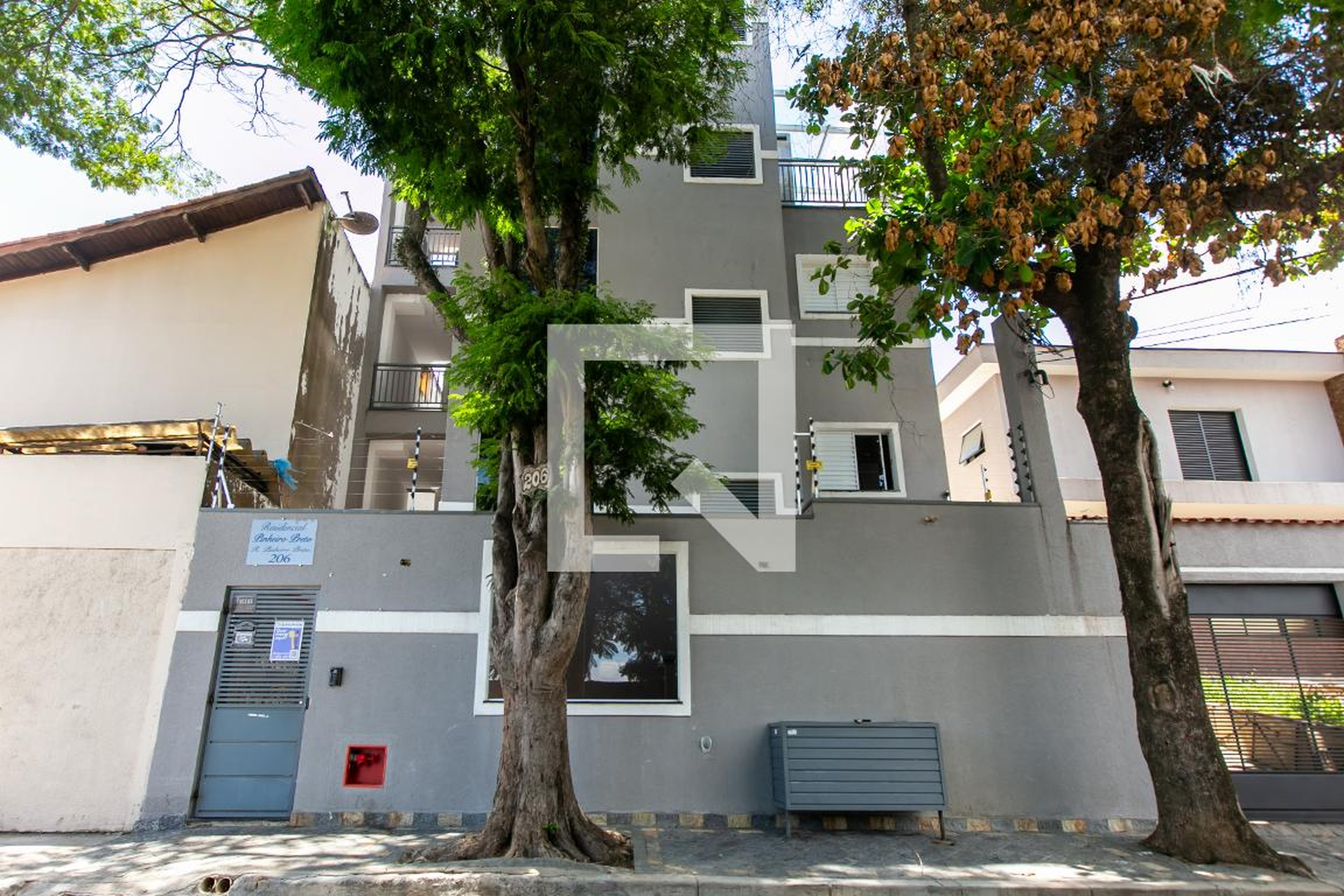 Fachada do Condomínio Residencial Pinheiro Preto