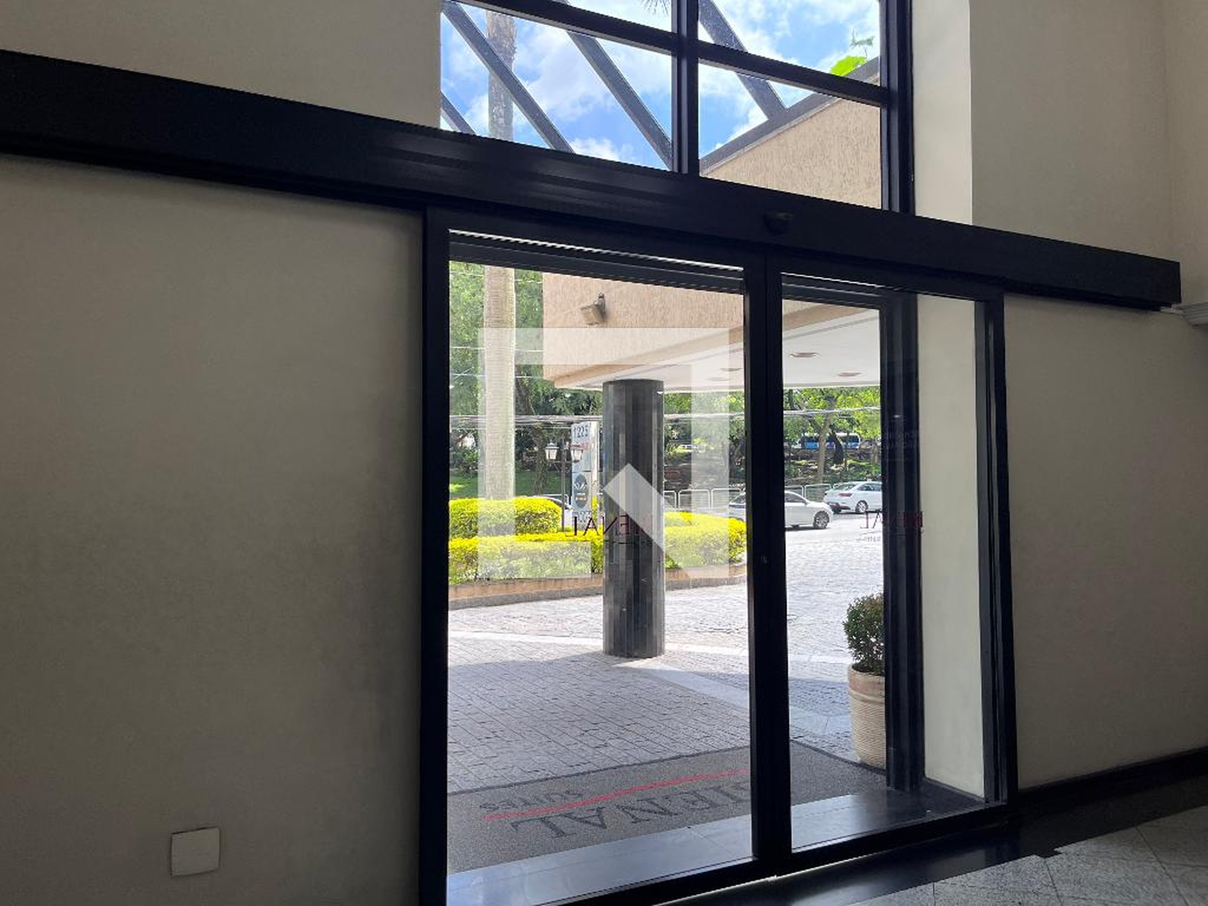 Entrada - Hotel Bienal Suítes