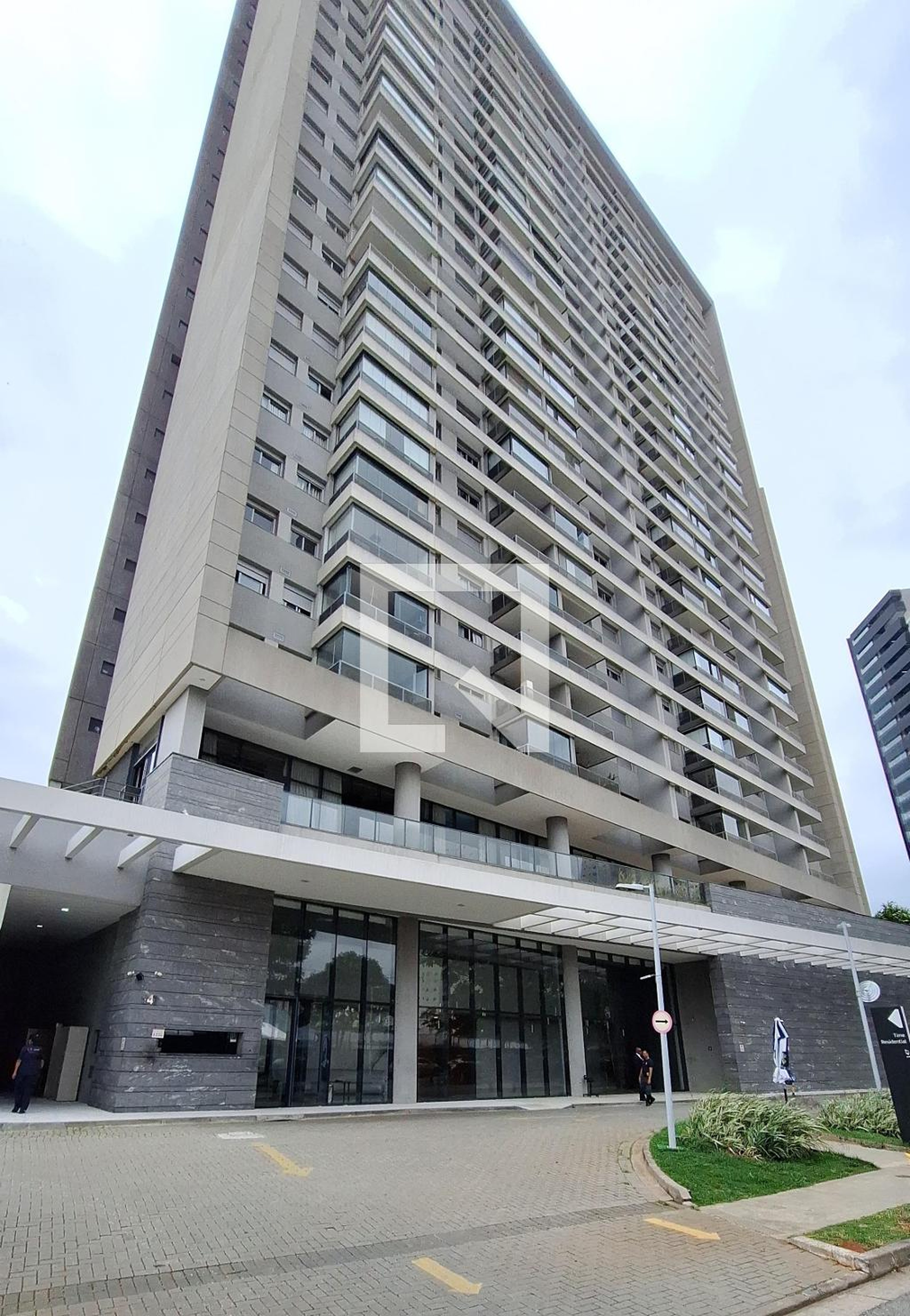 Fachada do Prédio Condomínio em Avenida Marquês de São Vicente, 147