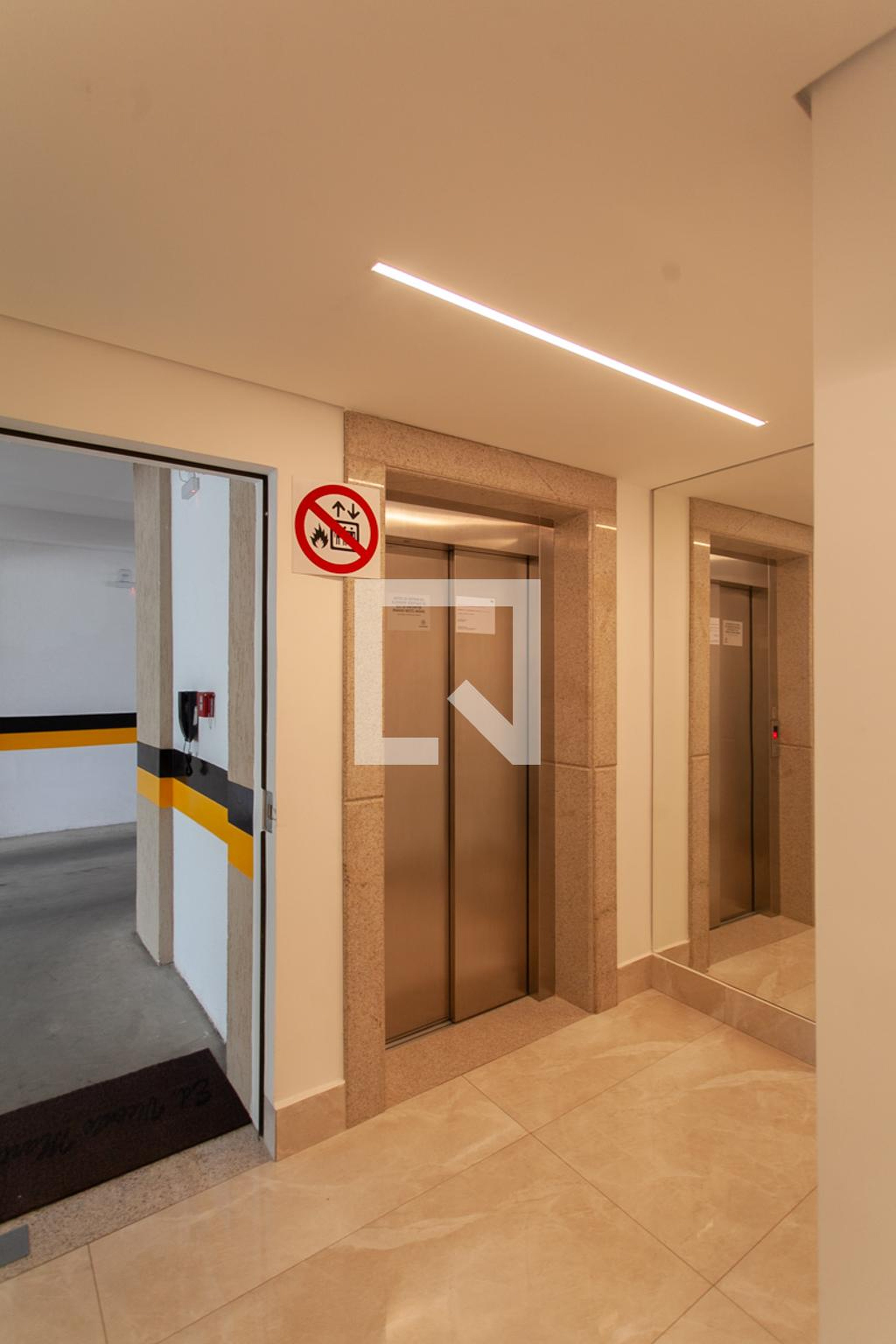 Elevador - Edifício Vicente Martelleto