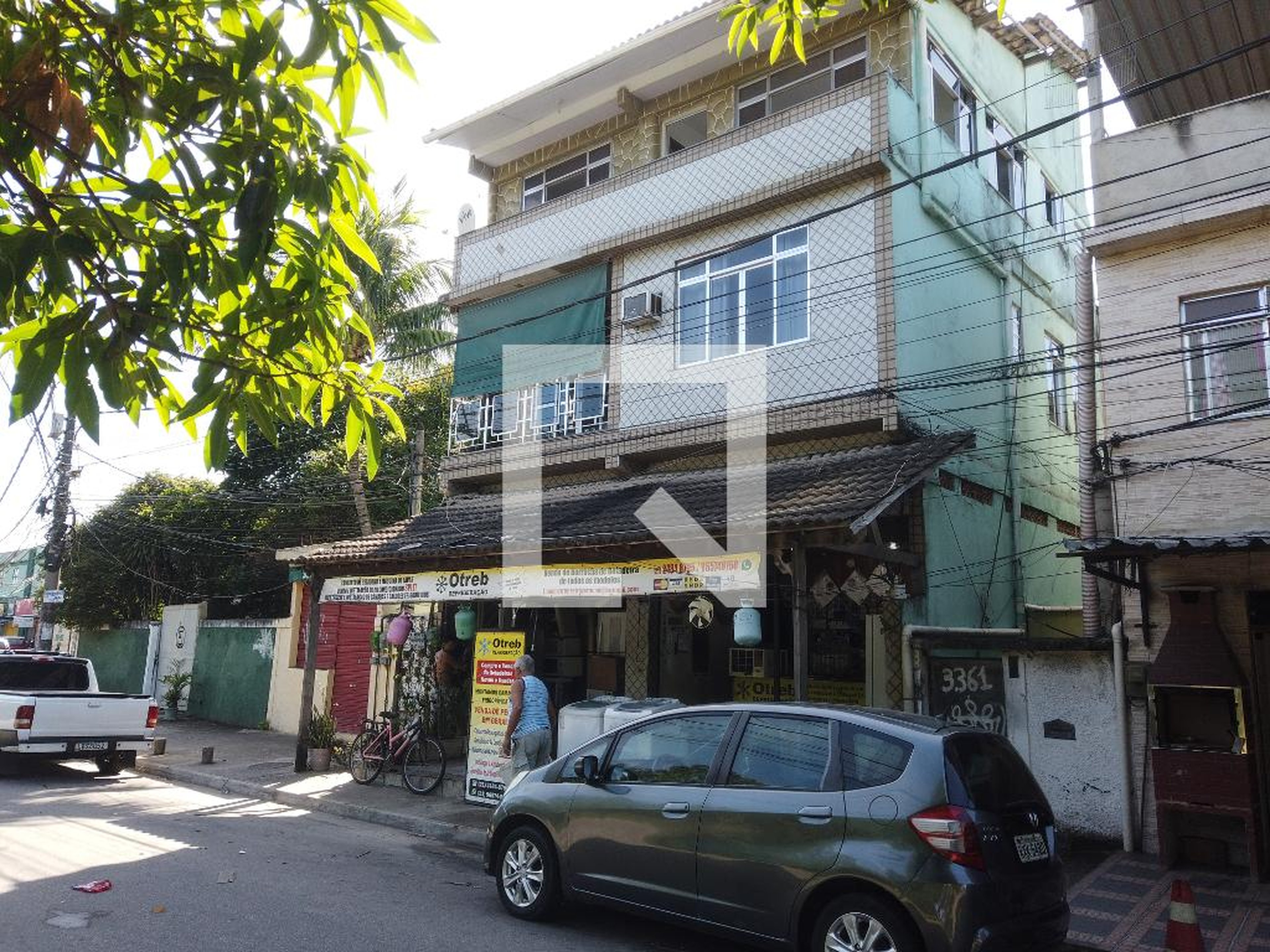 Fachada Condomínio em Rua André Rocha, 3361