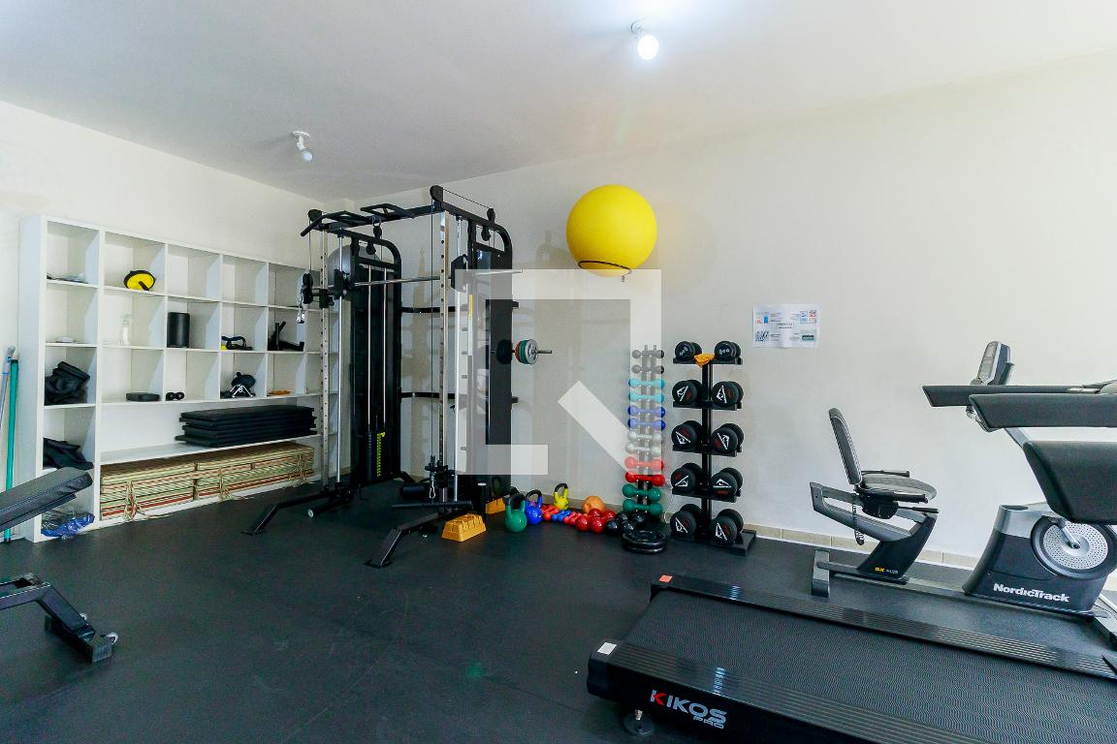 Academia - Fontana Di Trevi