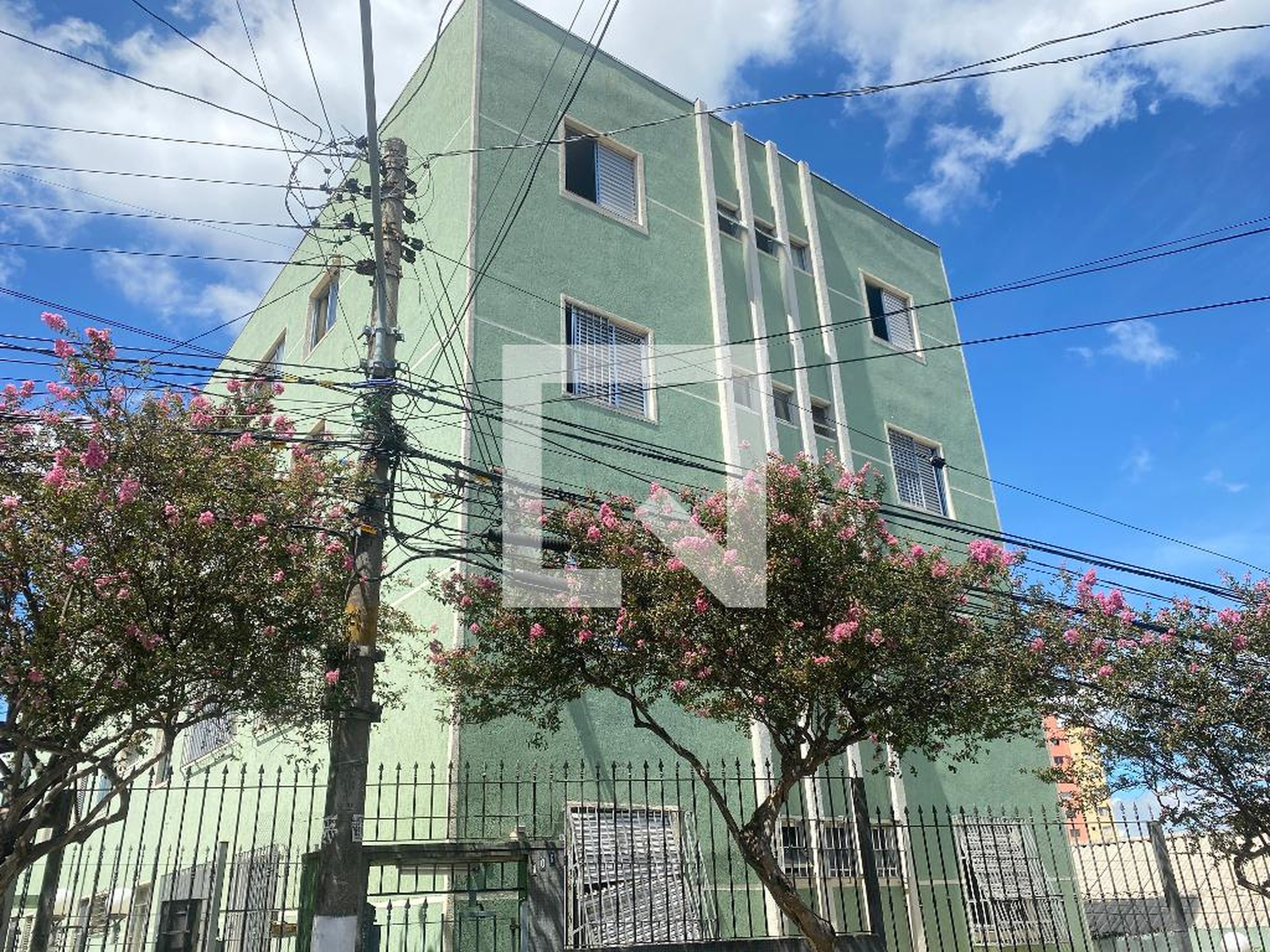 Fachada do Prédio Condomínio em Rua Luciano Broinizzi, 106