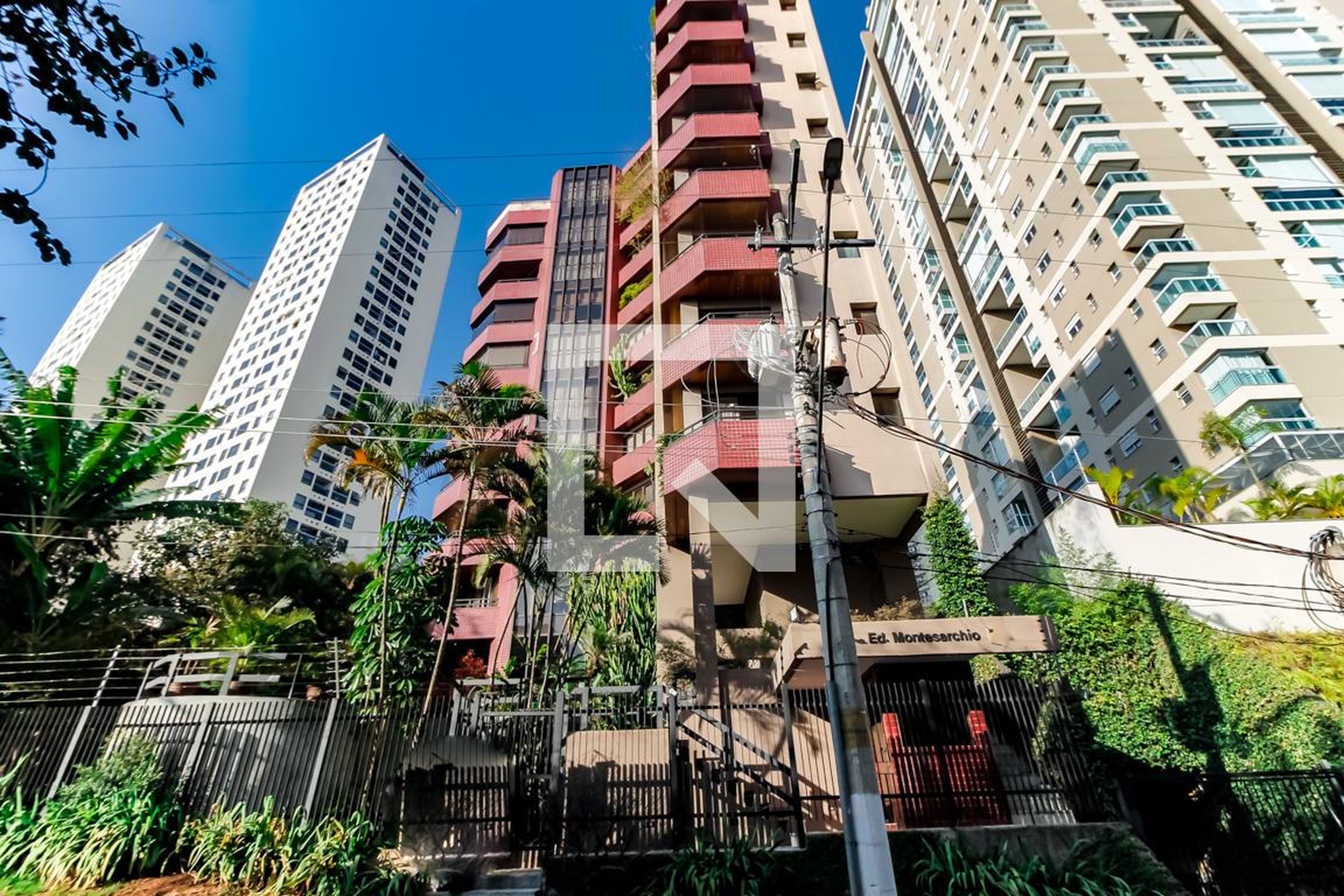 Fachada do Prédio Condomínio Ed. Montesarchio