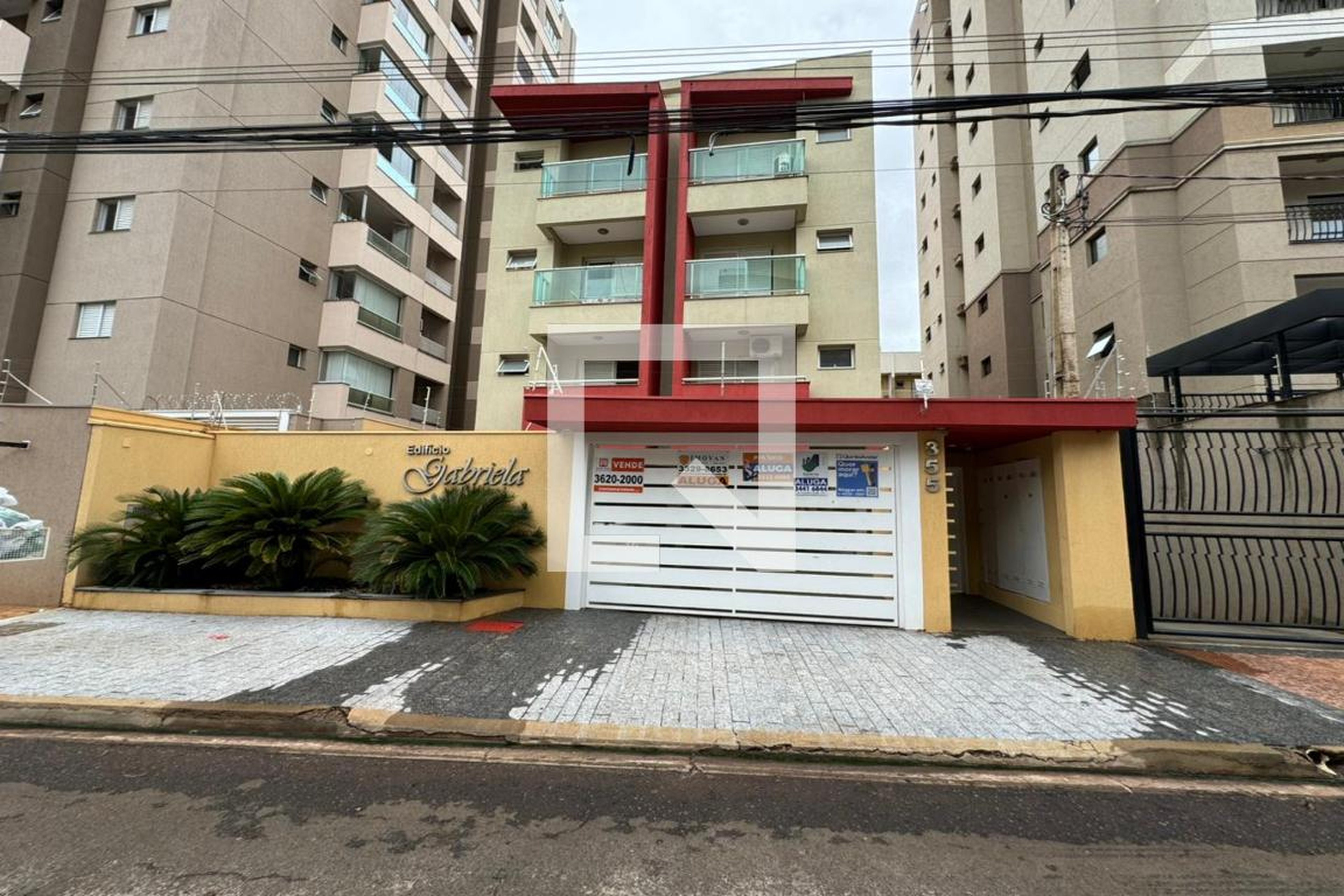 Fachada Condomínio em Rua João Perone, 355