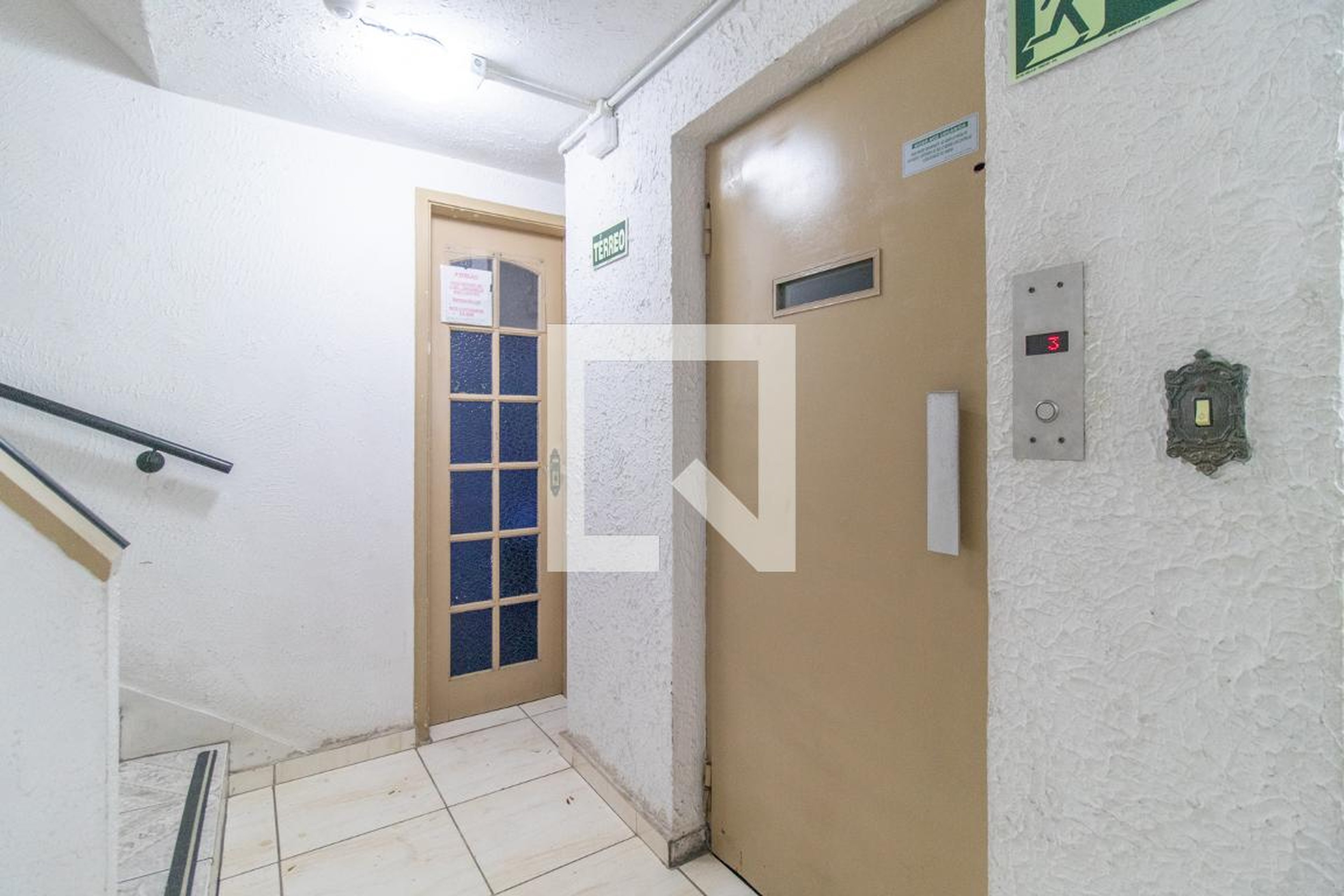 Elevador - Edifício Calcutá