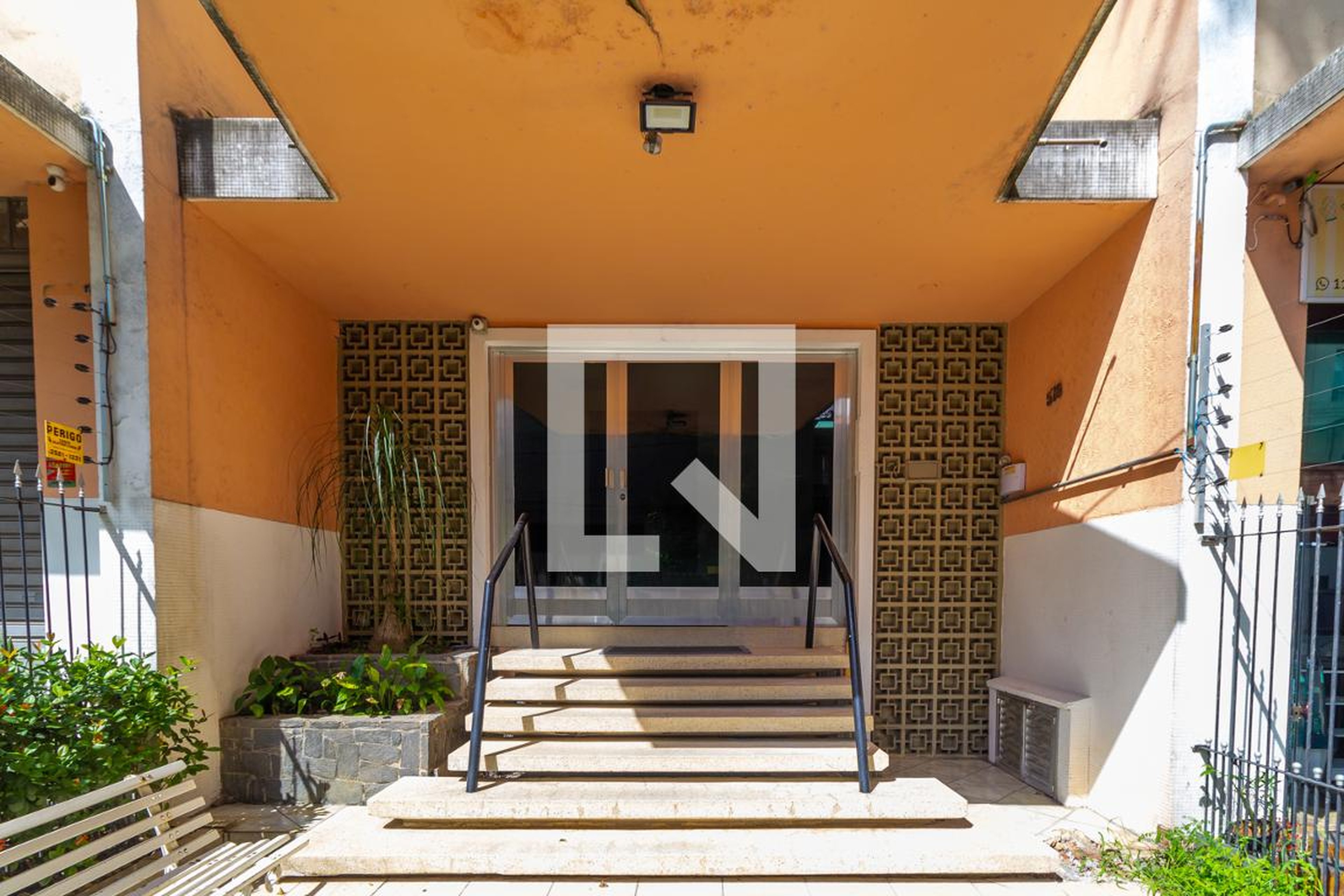 Entrada - Edifício Celina