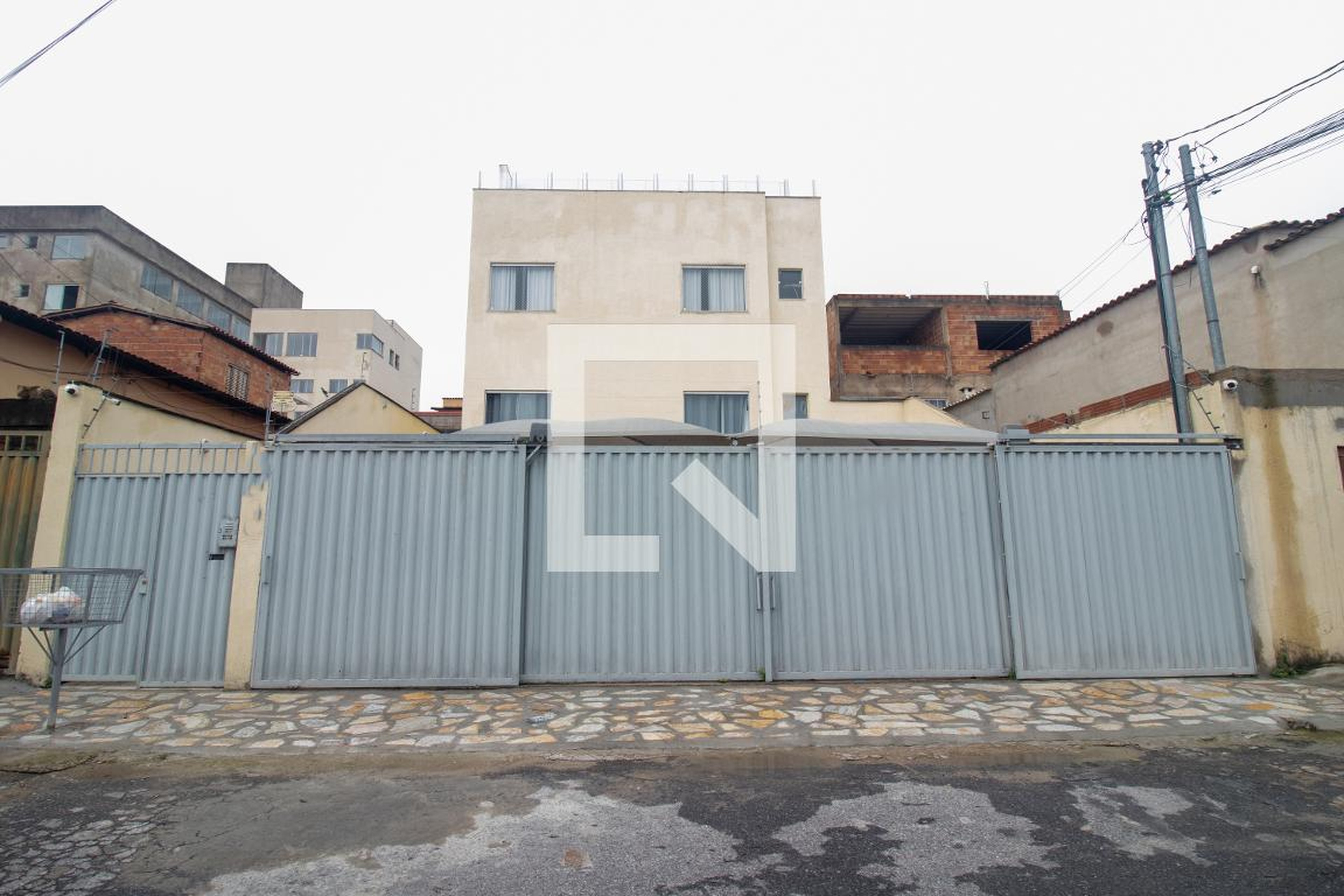 Fachada do Prédio Condomínio em Rua Rio Grande do Sul, 570