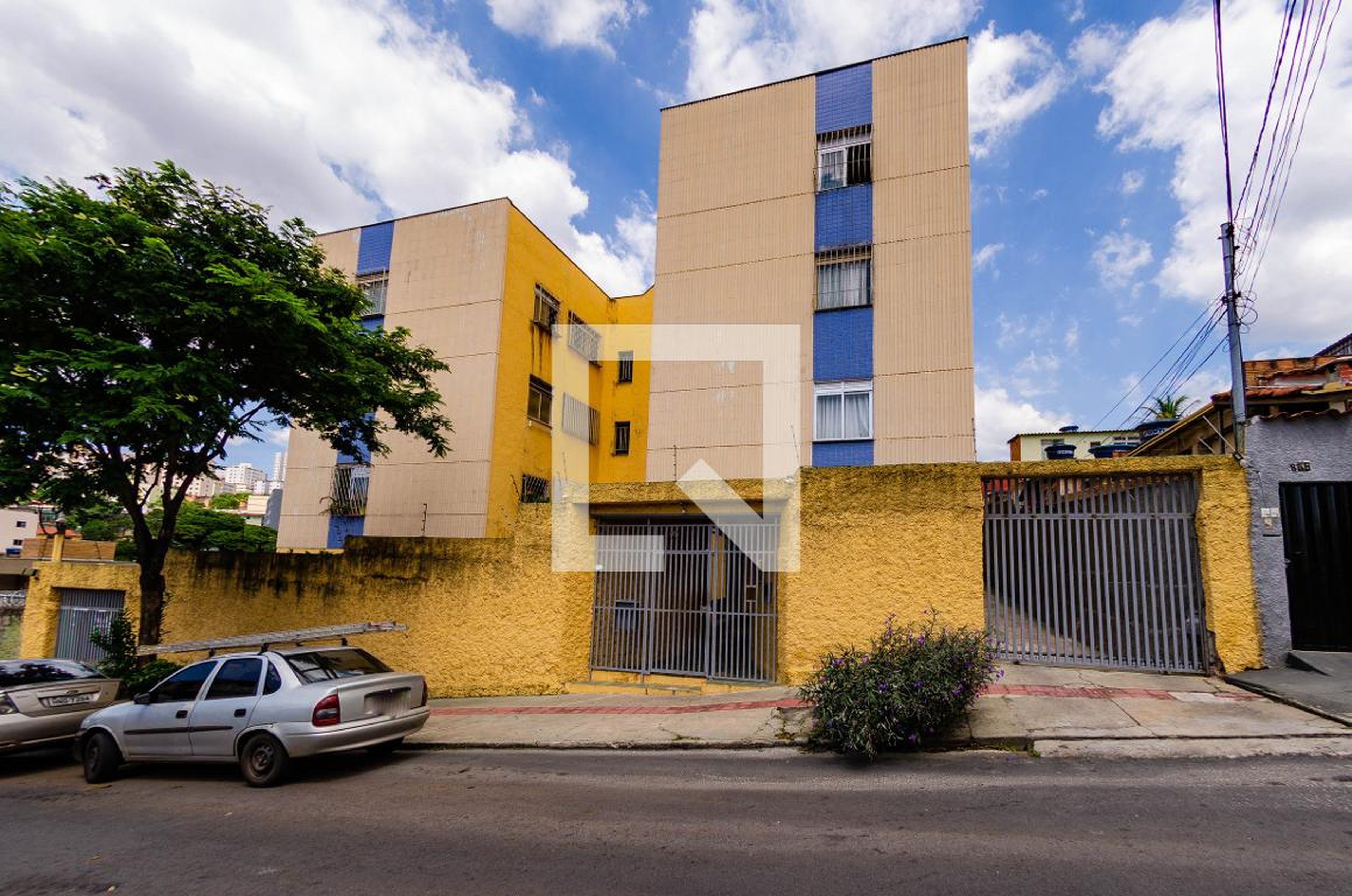 Fachada Condomínio em Rua Santa Juliana, 75