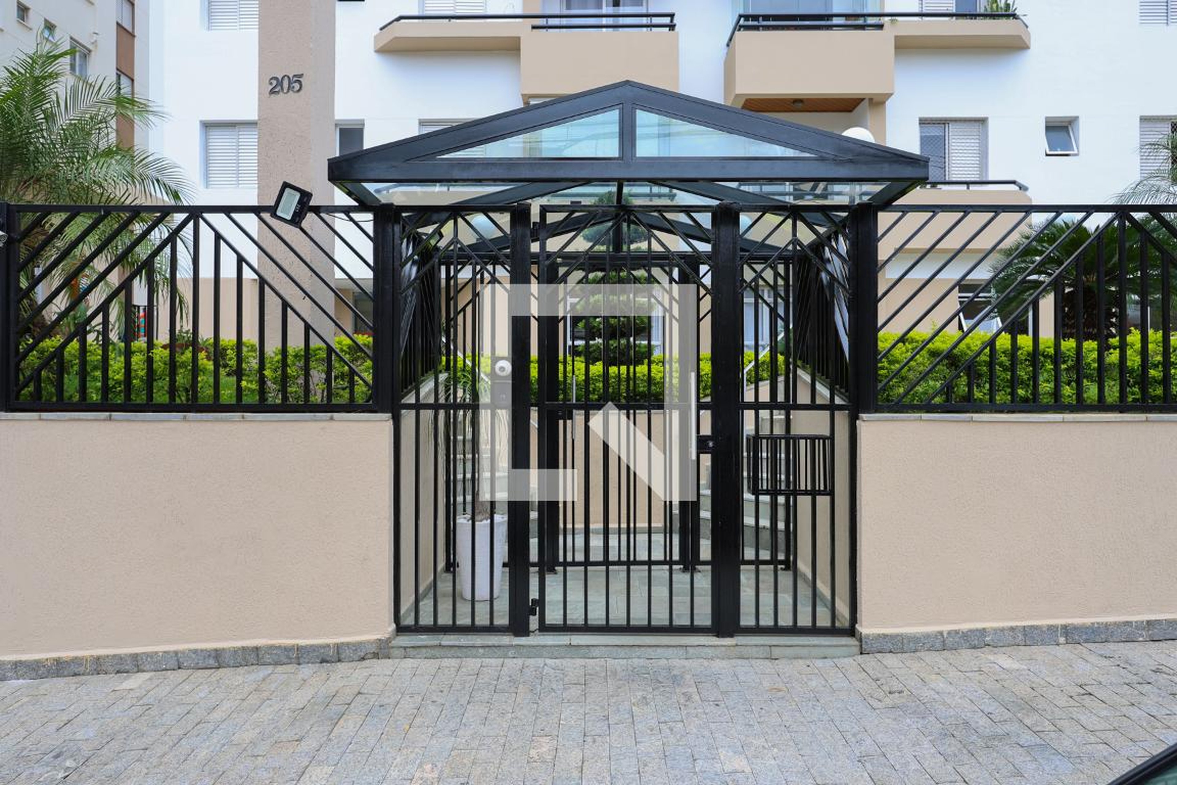 Fachada do condomínio Condomínio Itaúba