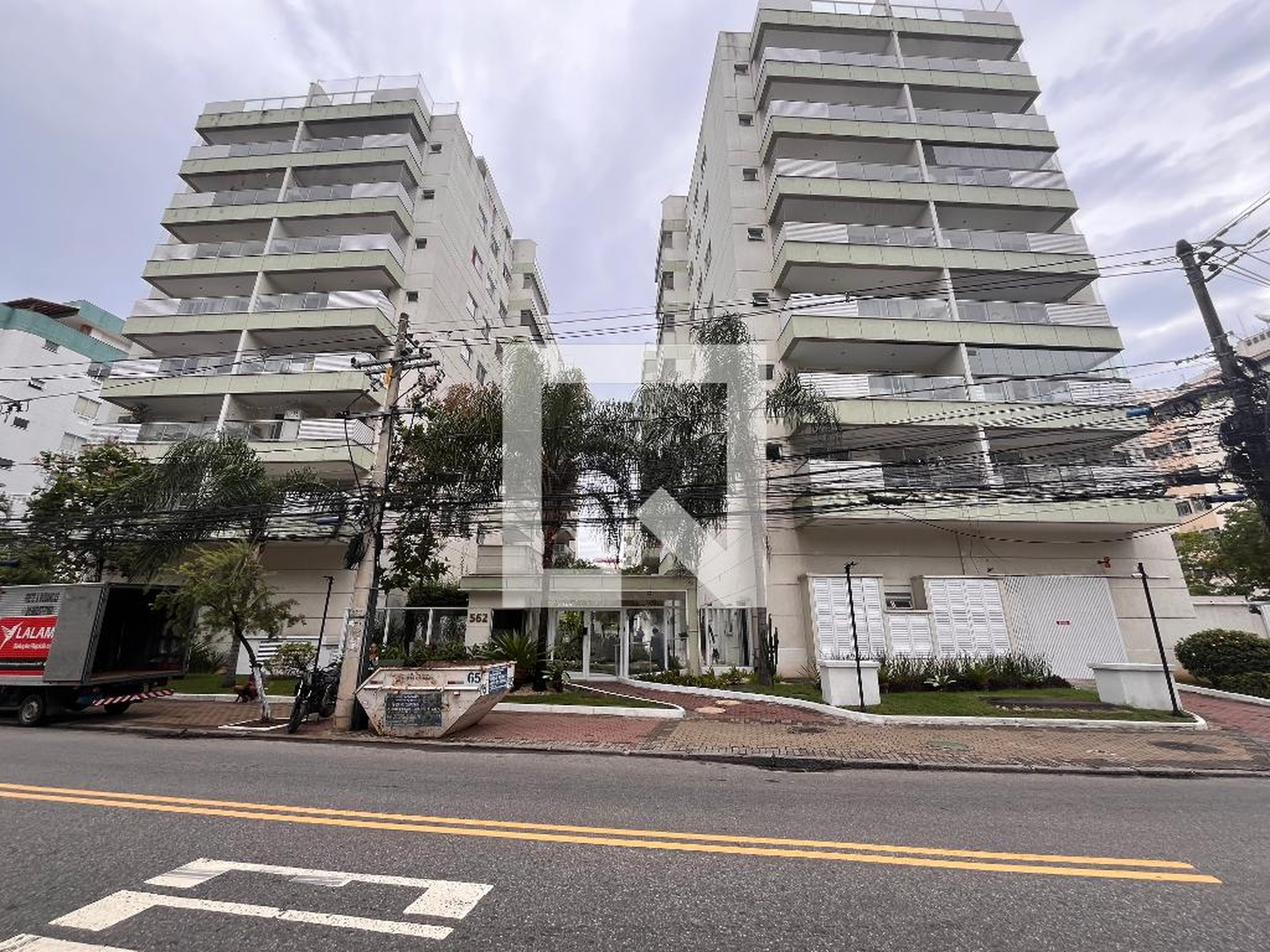 Fachada Condomínio em Rua Ituverava, 756