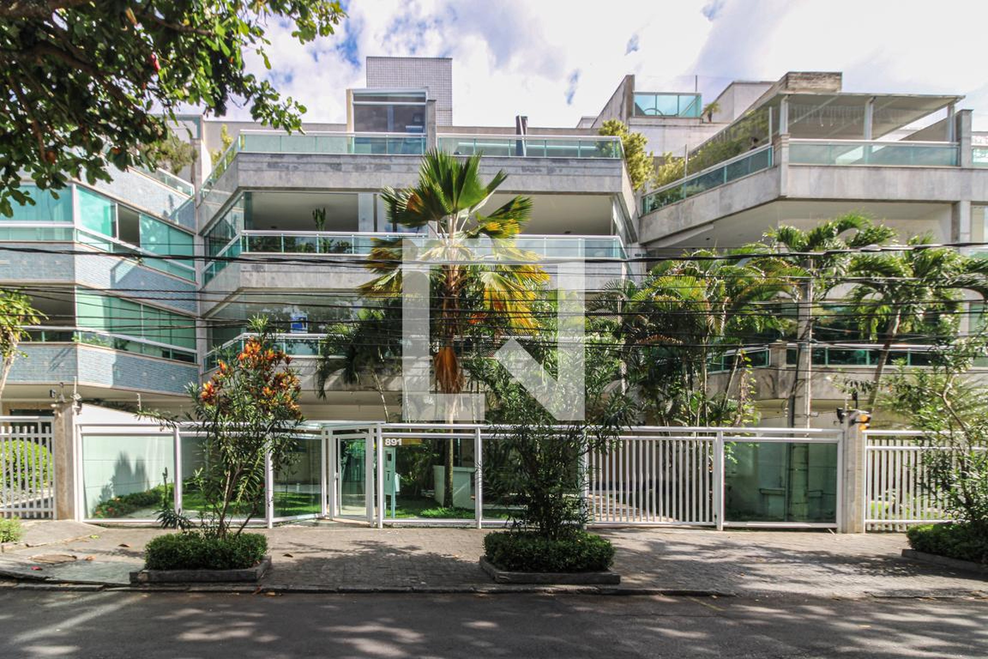 Fachada Condomínio em Rua Gustavo Corção, 891