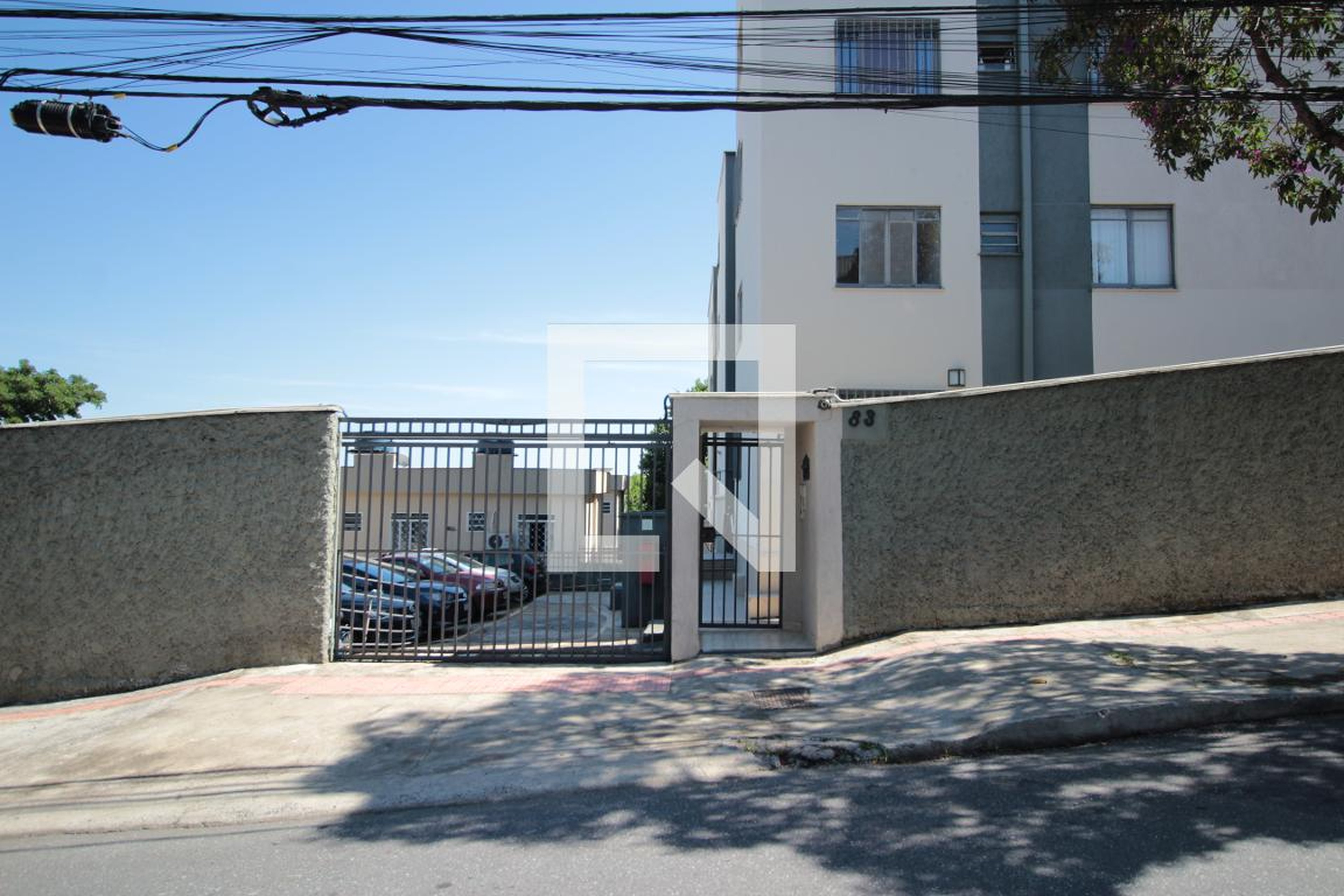 Fachada Condomínio em Rua Santa Rosa, 83