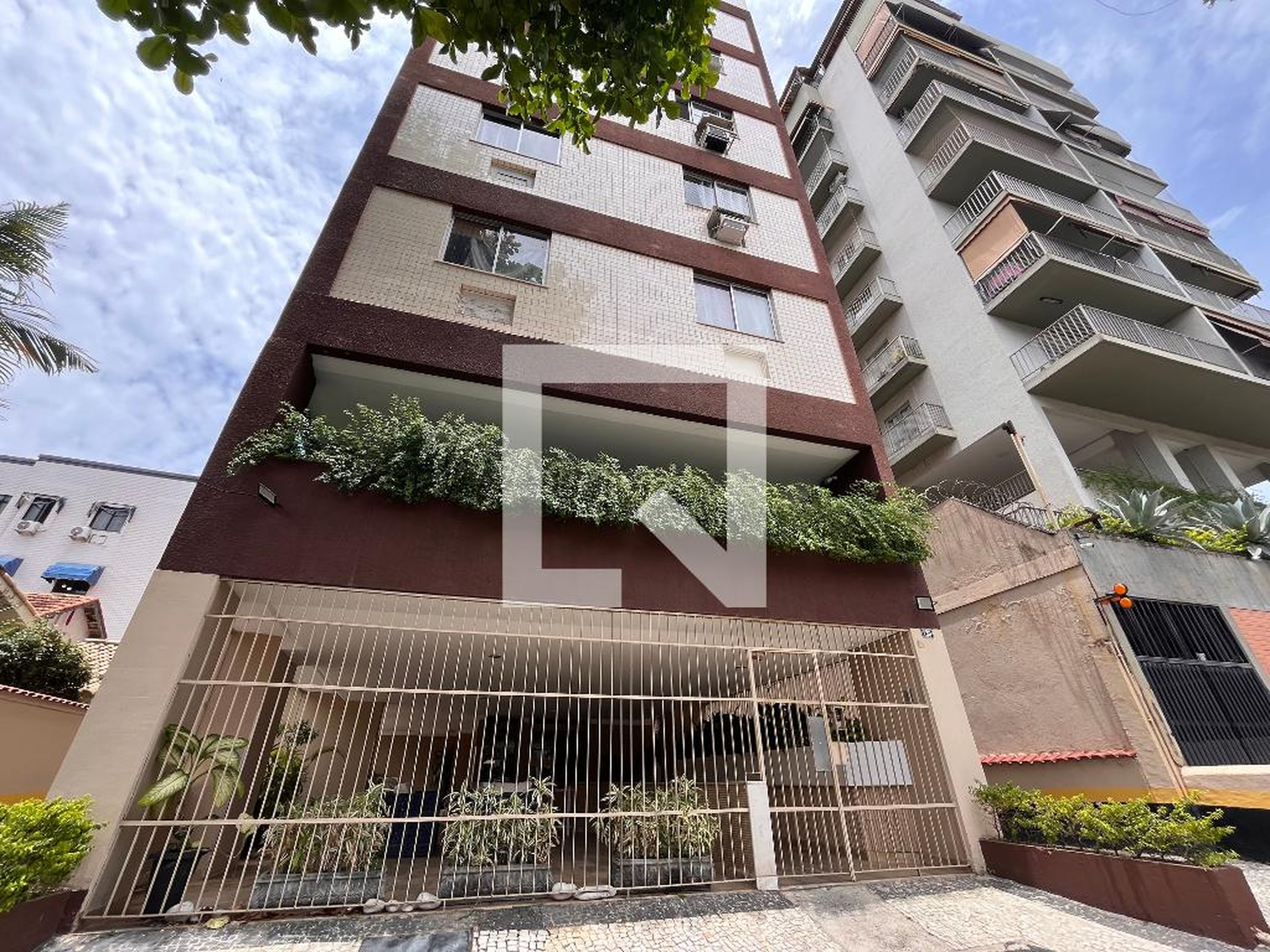 Fachada do Prédio Condomínio em Rua Mamoré, 130