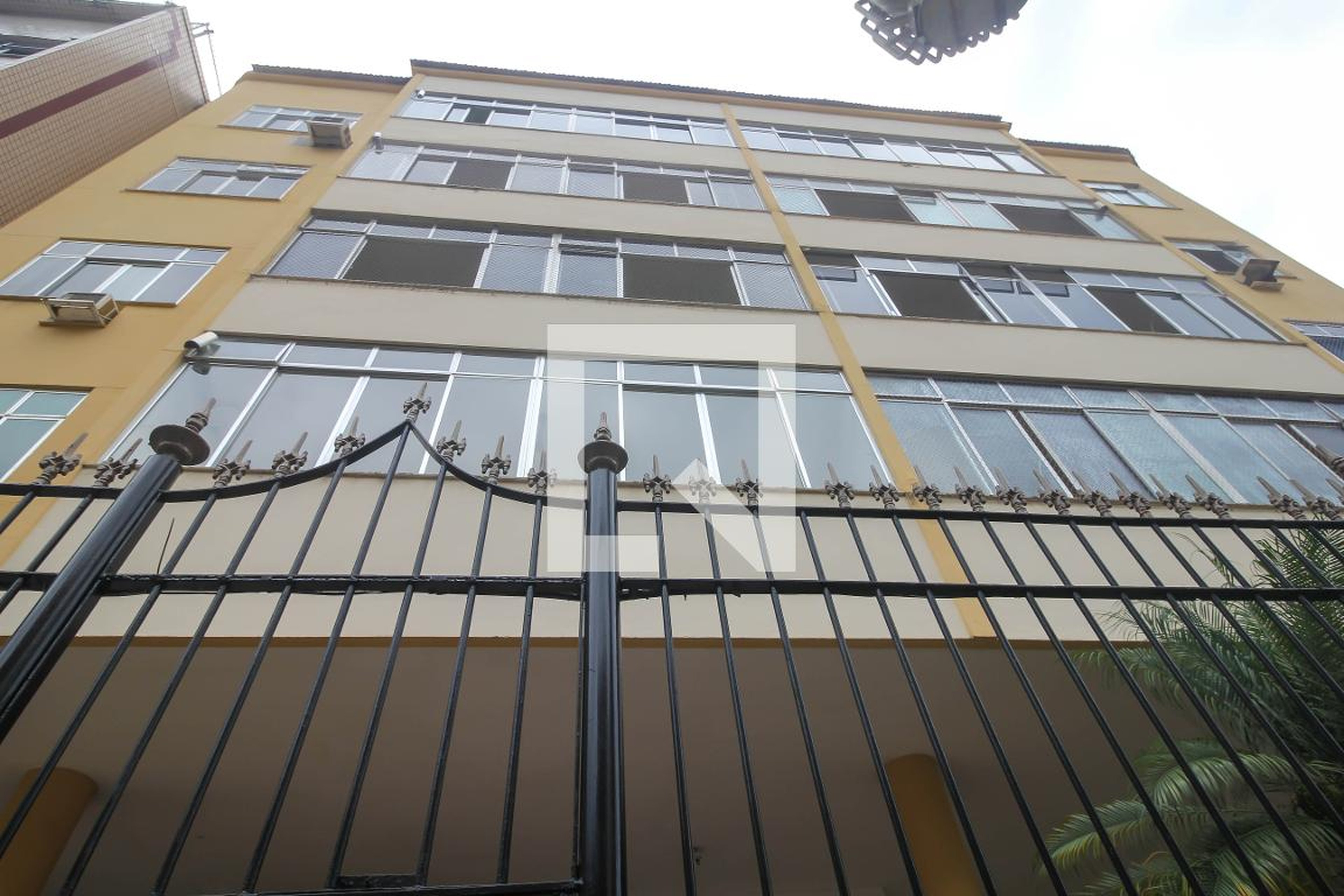 Fachada do Prédio Condomínio Isidoro