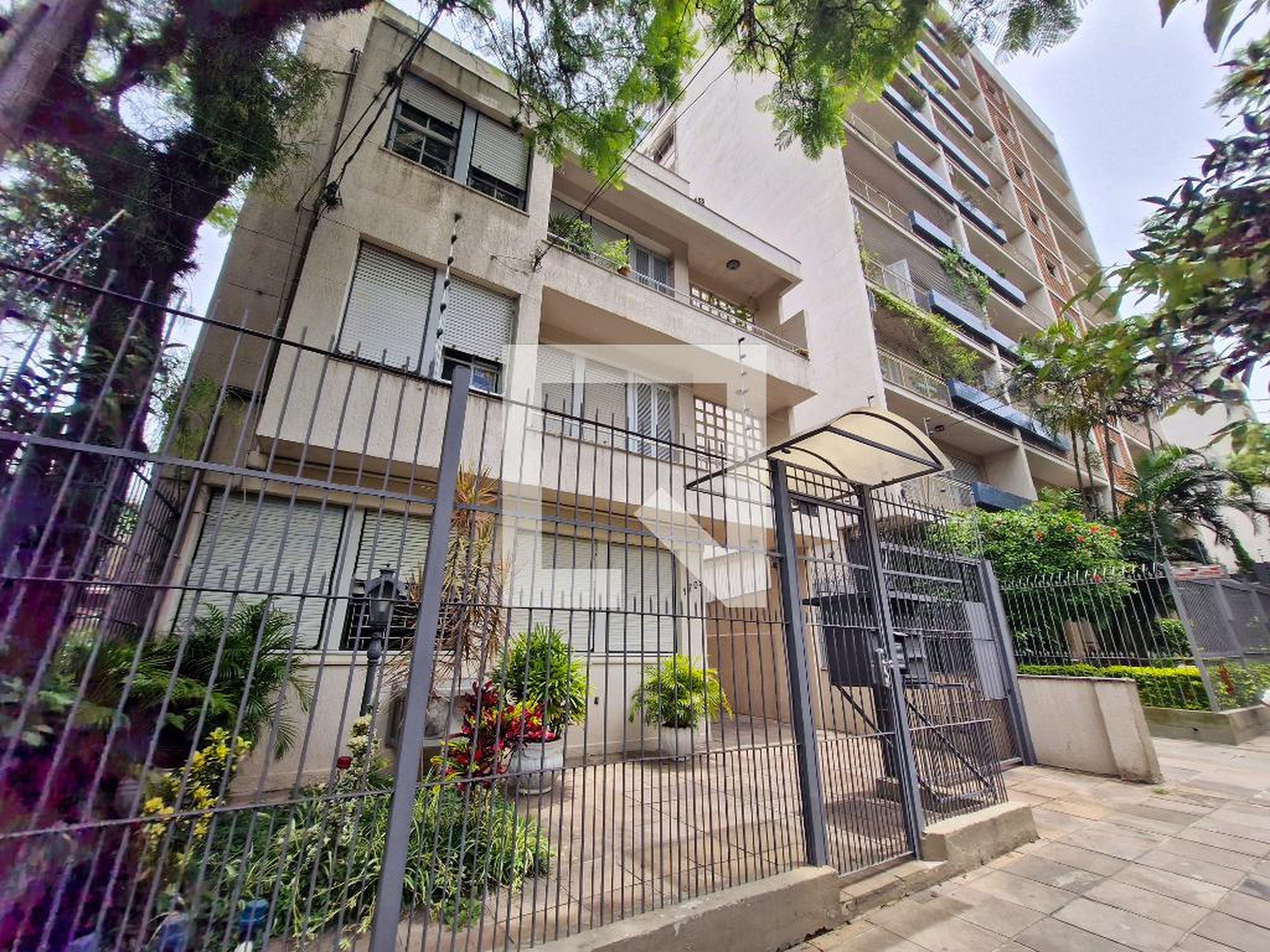 Fachada Condomínio em Rua Ramiro Barcelos, 1703