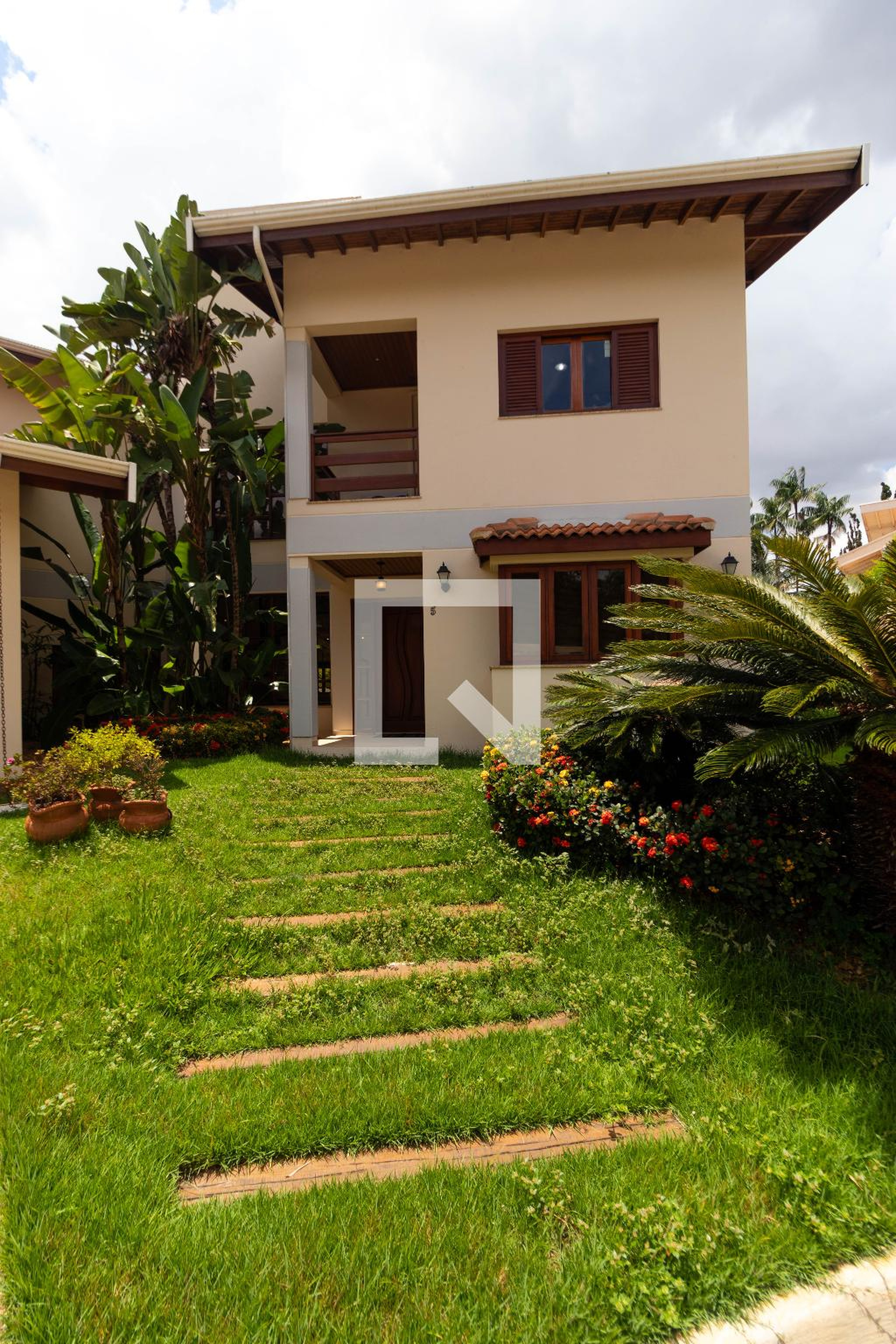 Fachada Condomínio em Rua Fernão Lopes, 1101