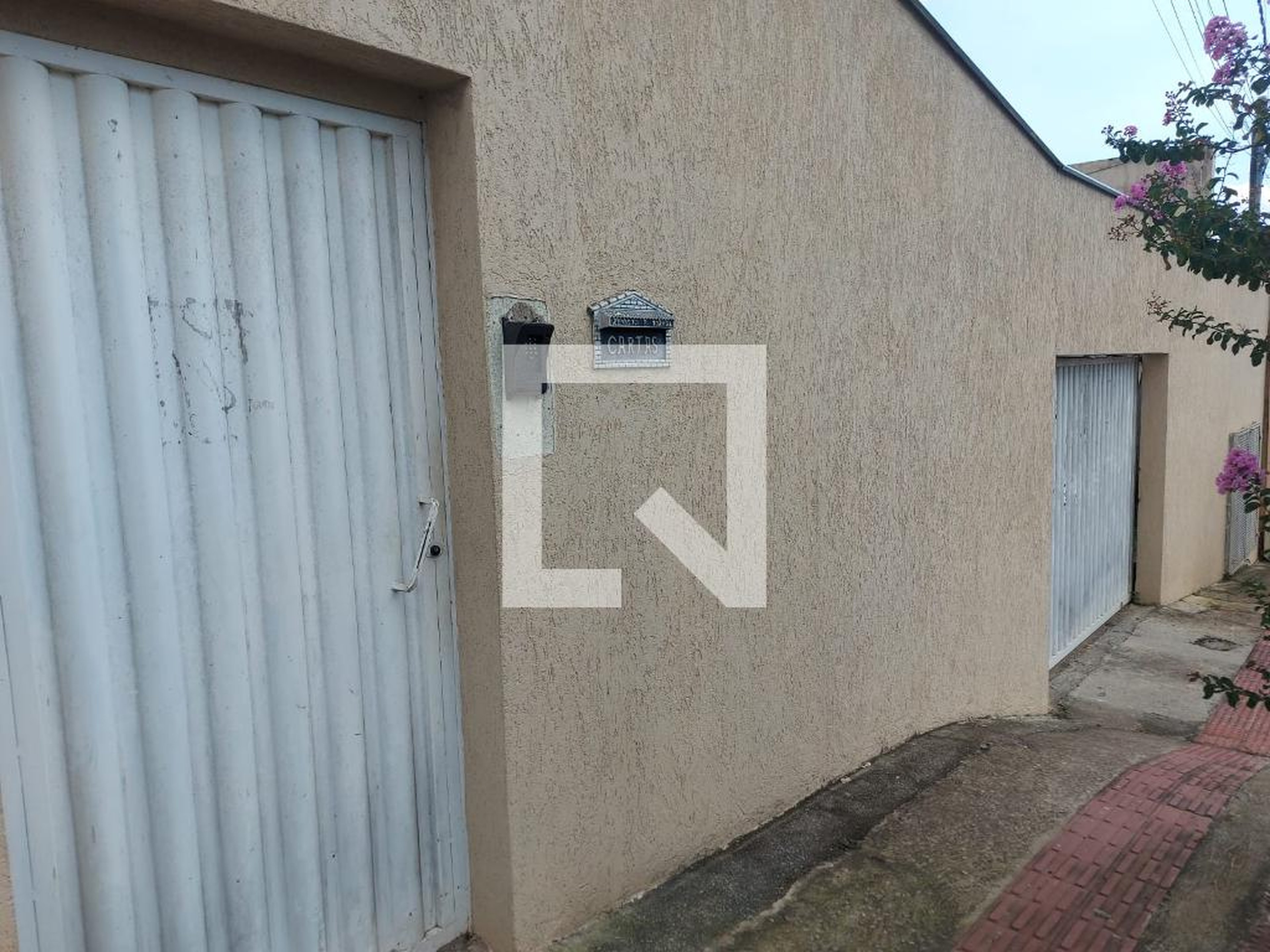 Fachada Condomínio em Rua Domingos do Sítio, 563