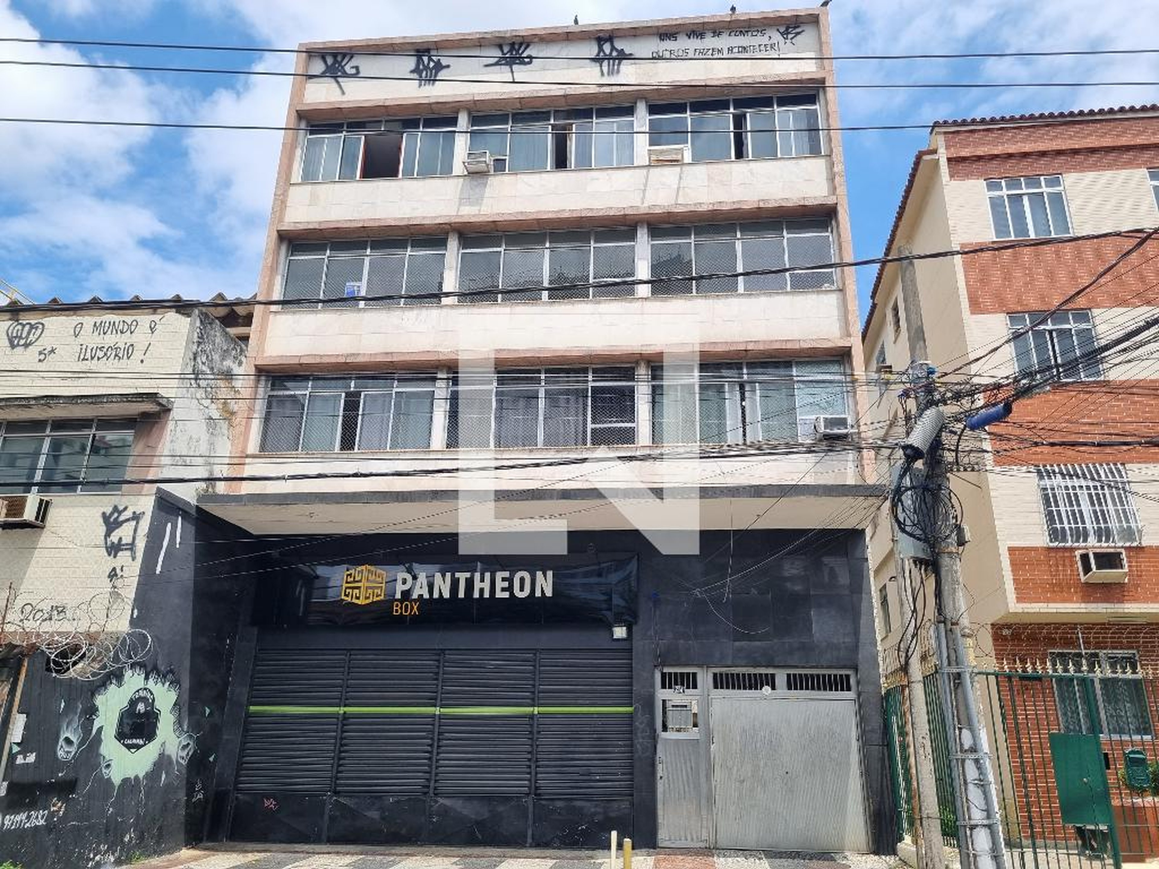Fachada do Prédio Condomínio em Rua Getulio, 214