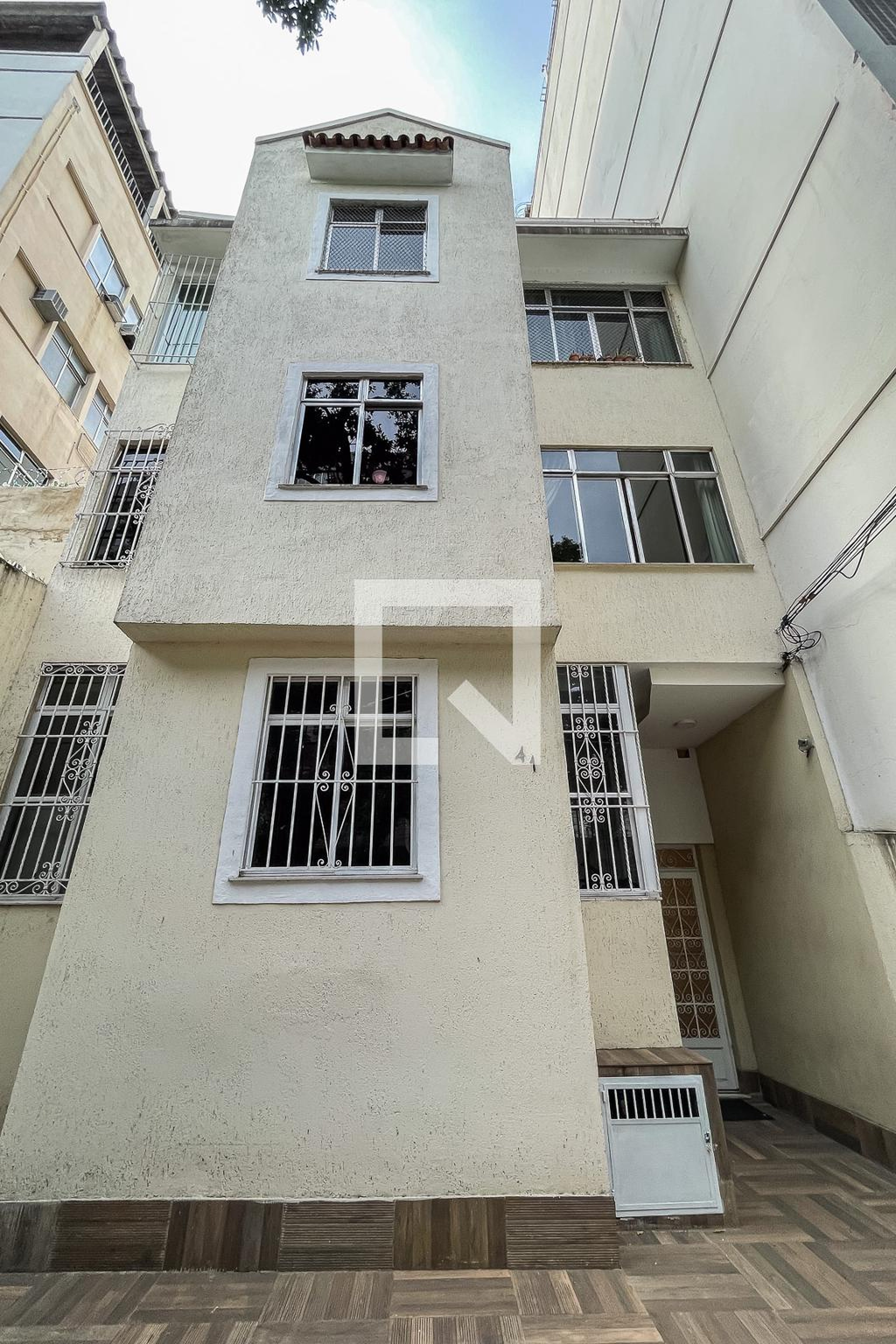 Fachada Condomínio em Rua Gonçalves Crespo, 41