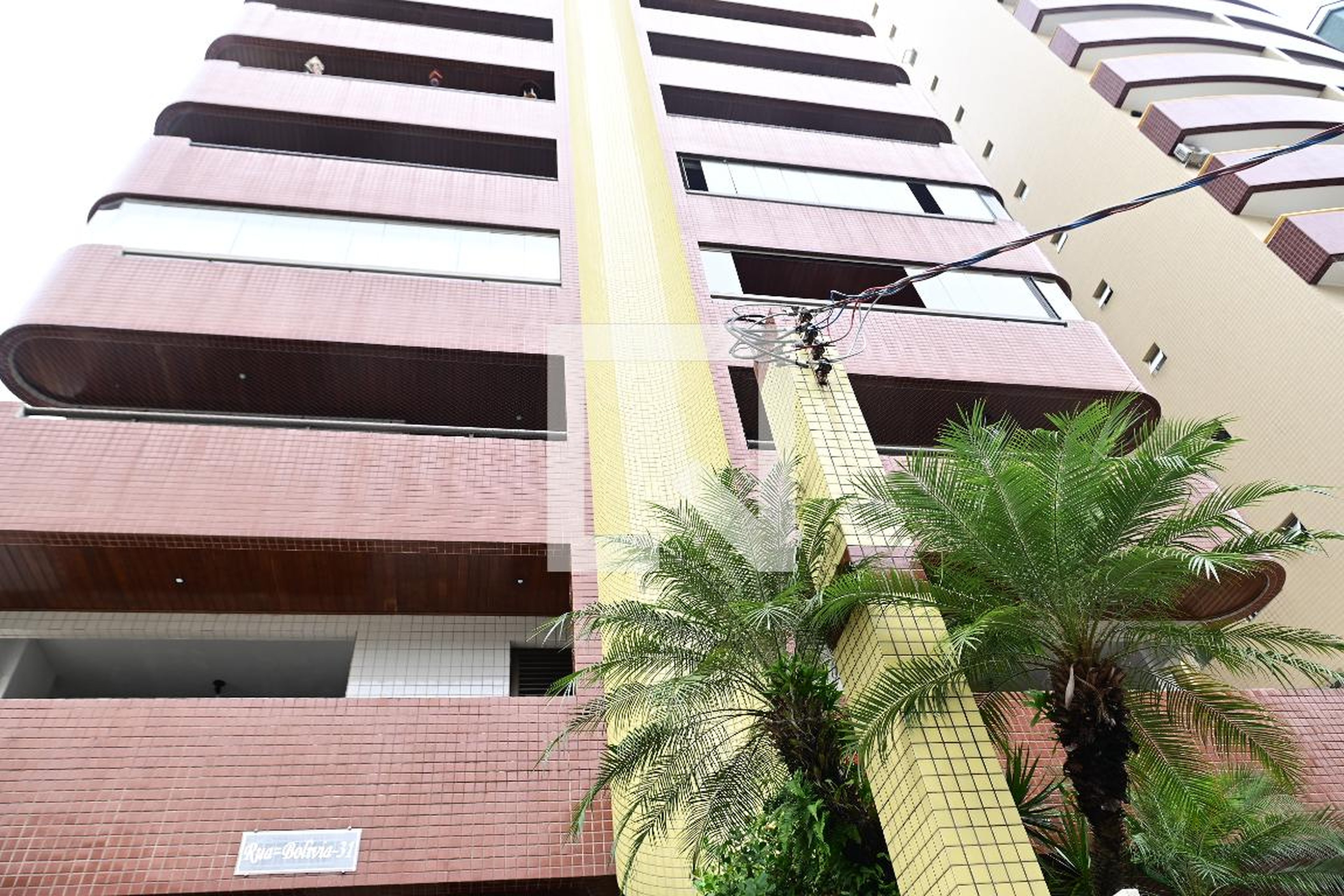 Fachada Condomínio em Rua Bolívia, 37