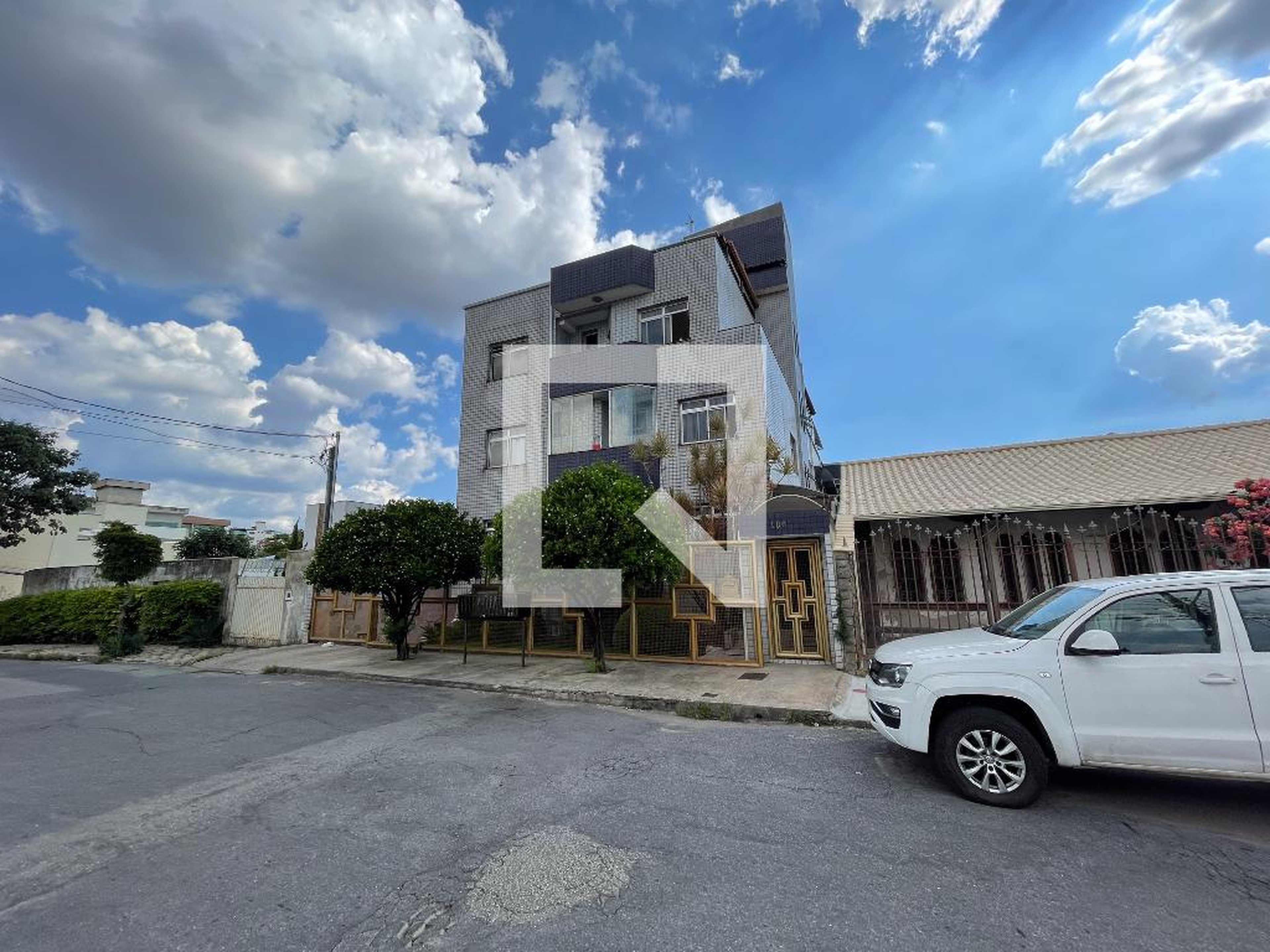 Fachada Condomínio em Rua Pegasus, 186