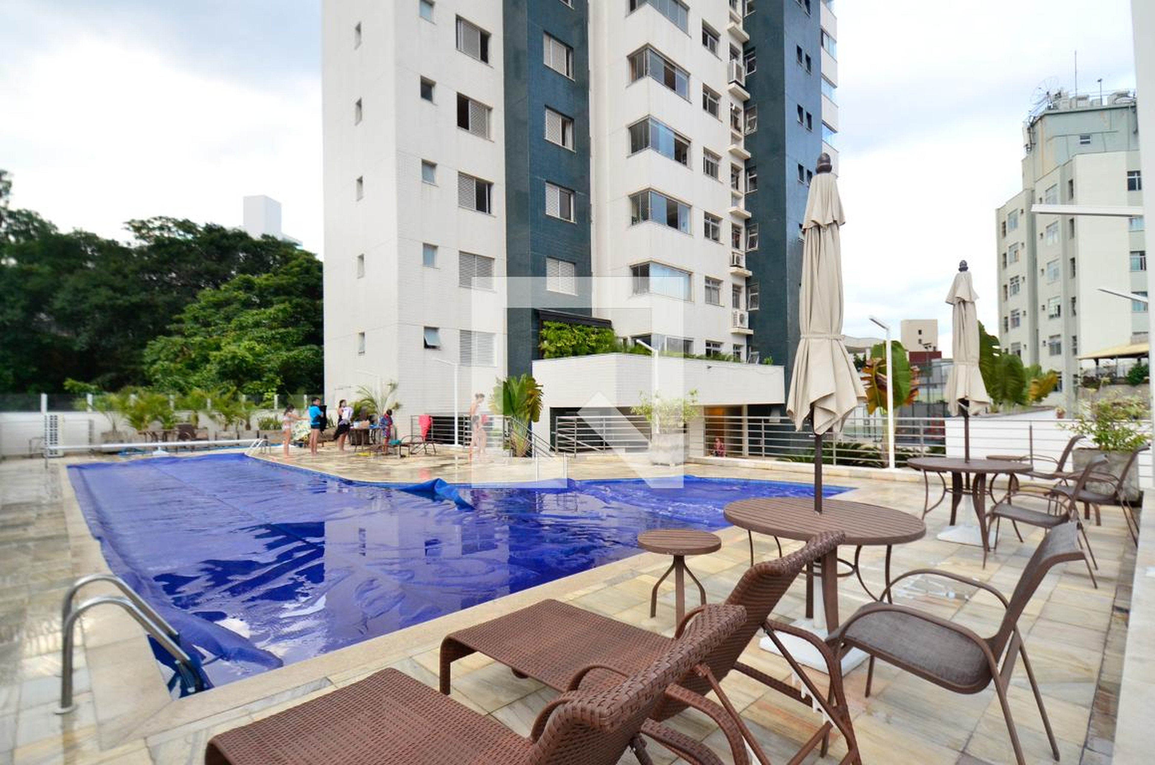 Piscina - Edifício Madri
