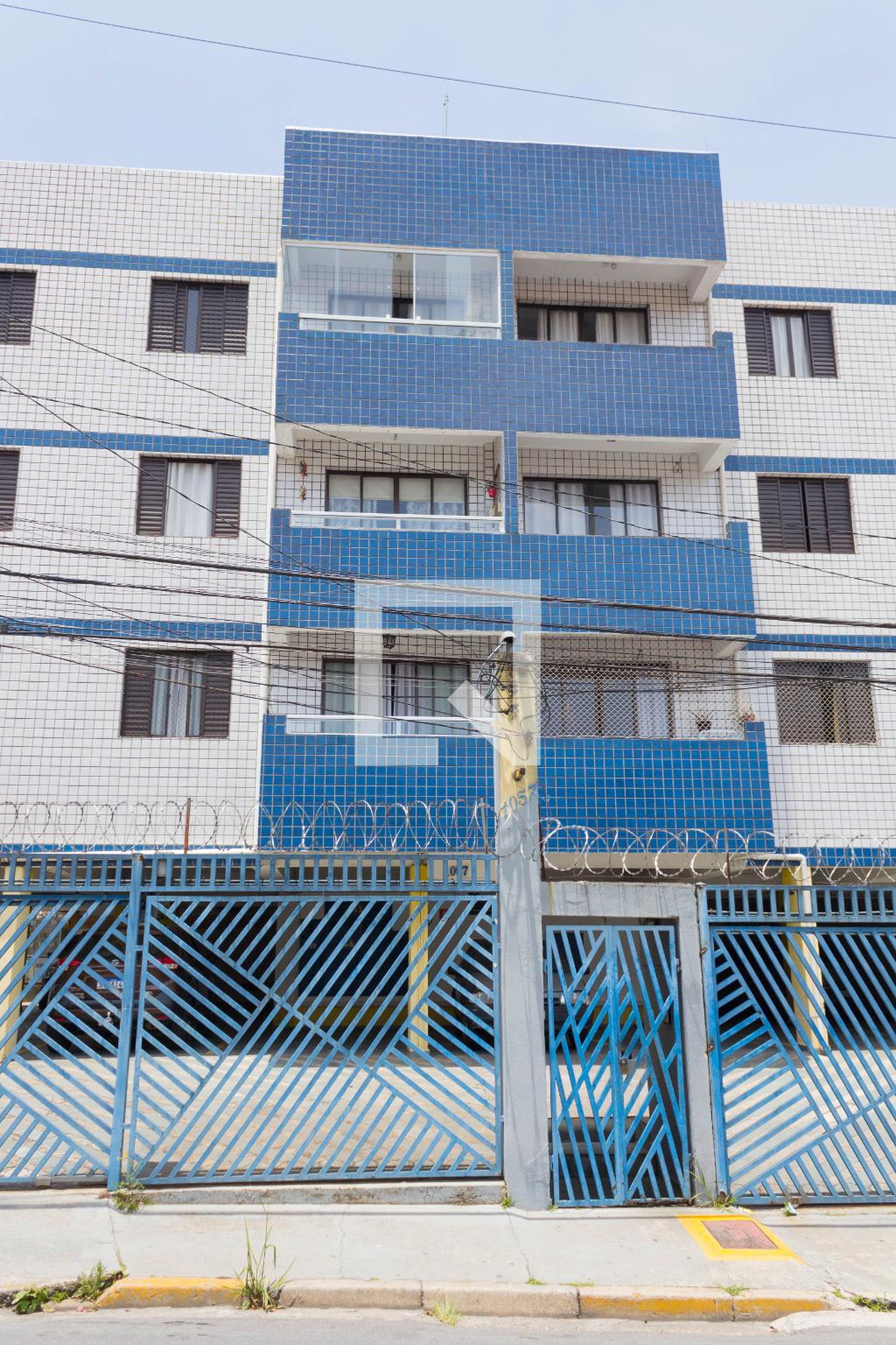 Fachada Condomínio em Rua Miragaia, 1057