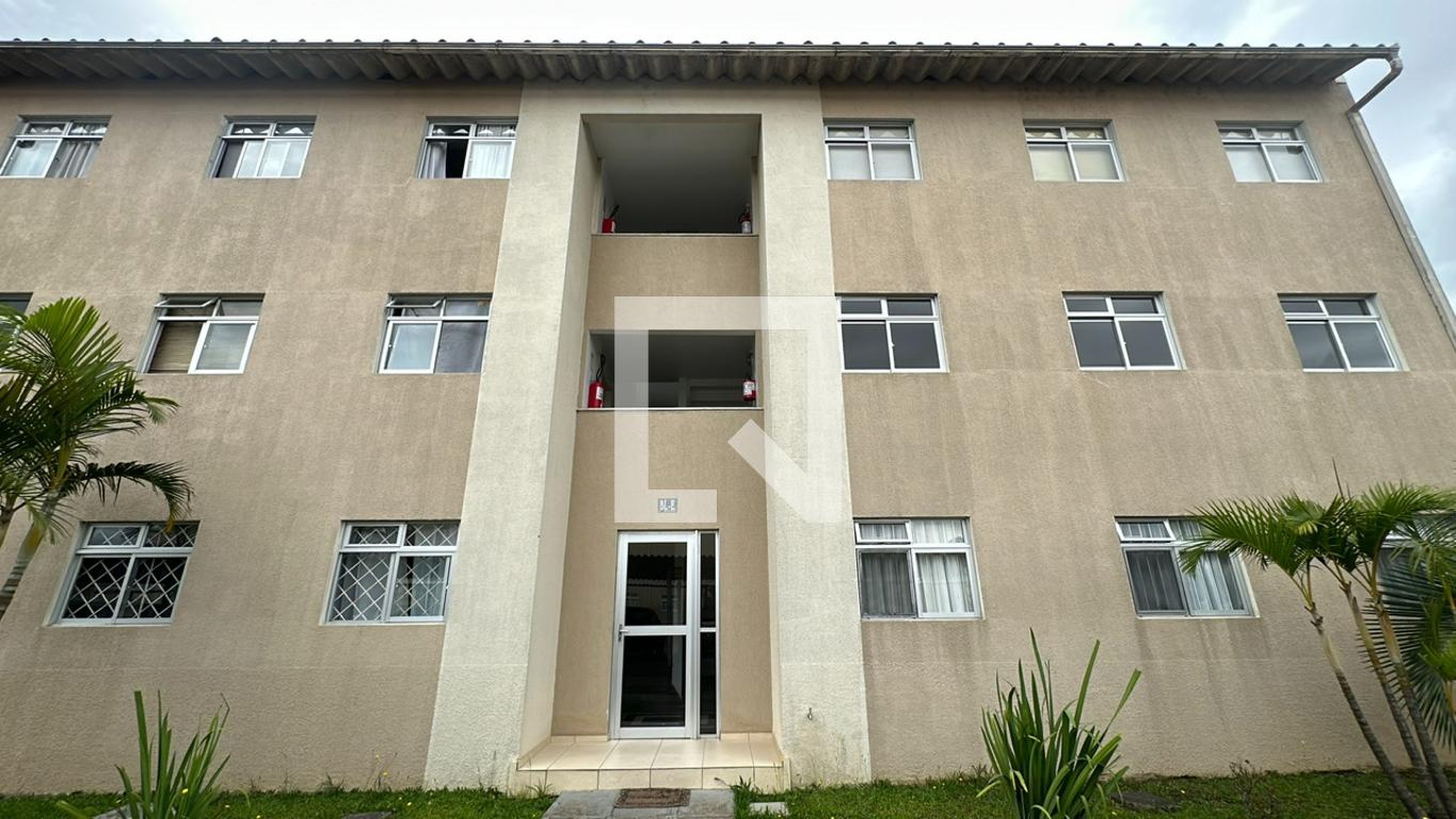 Fachada Condomínio em Rua Alberto Bichebiche, 480