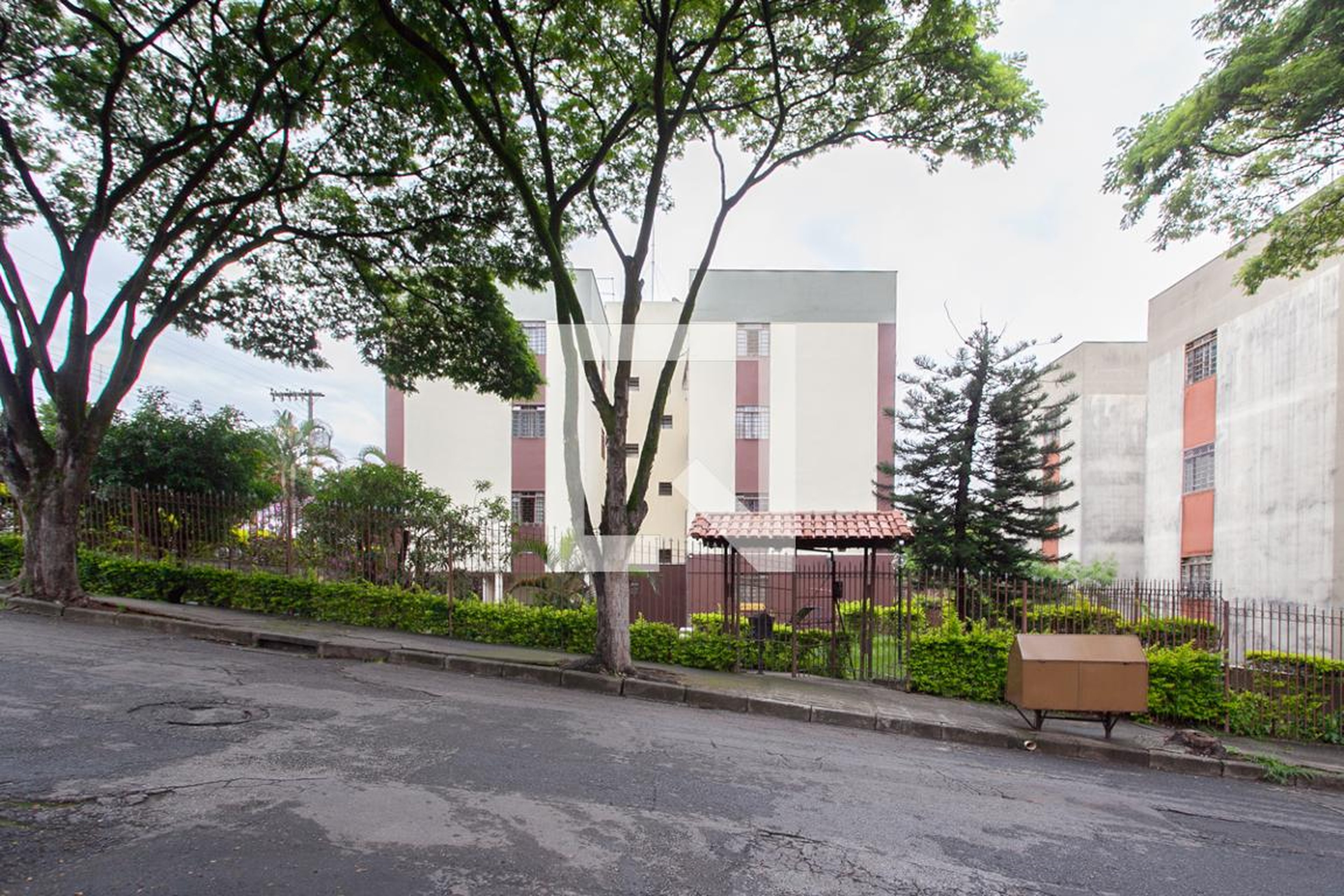 Fachada Condomínio em Rua Hebert de Souza, 180