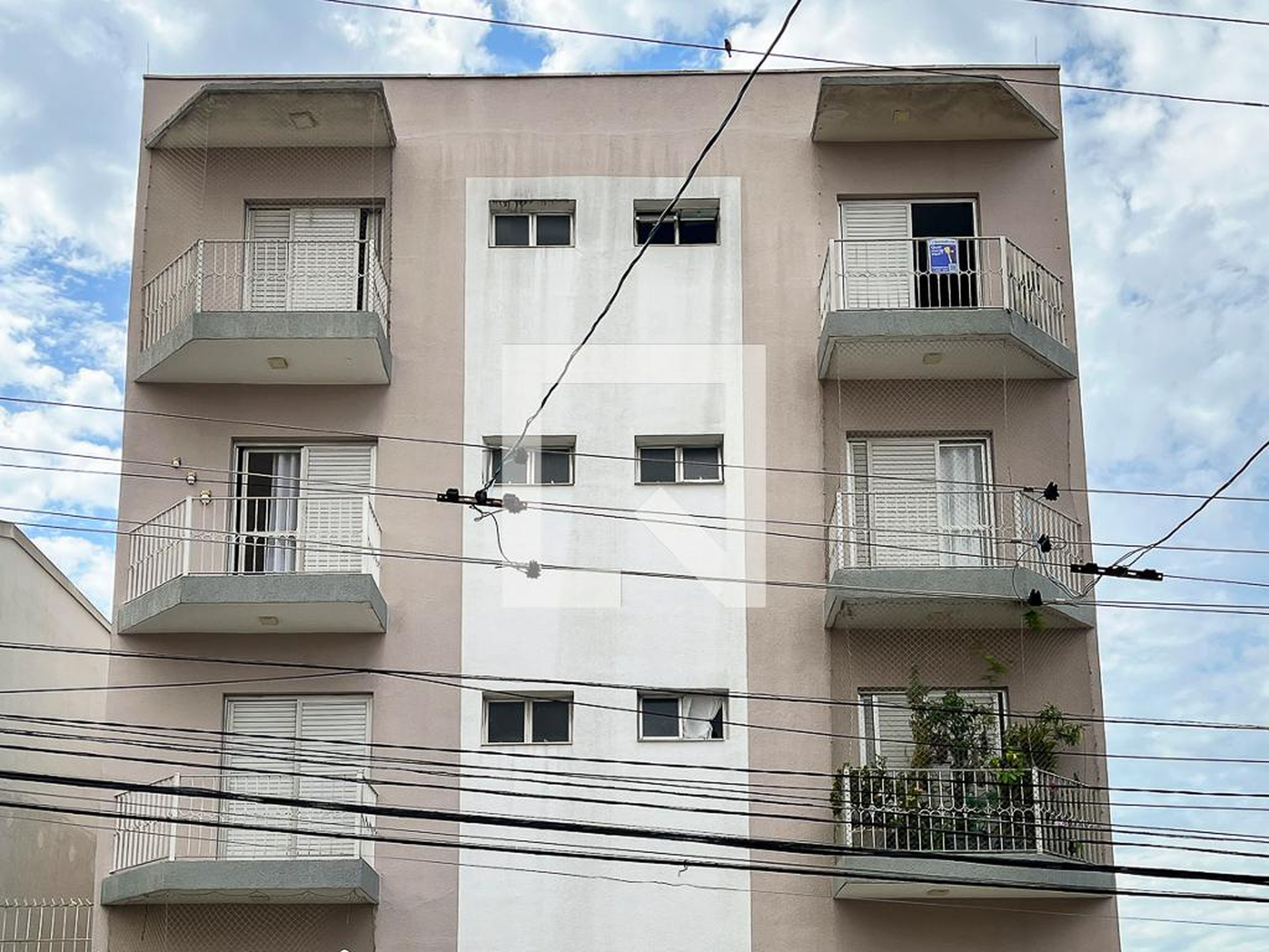 Fachada Condomínio em Rua Conde Siciliano, 245