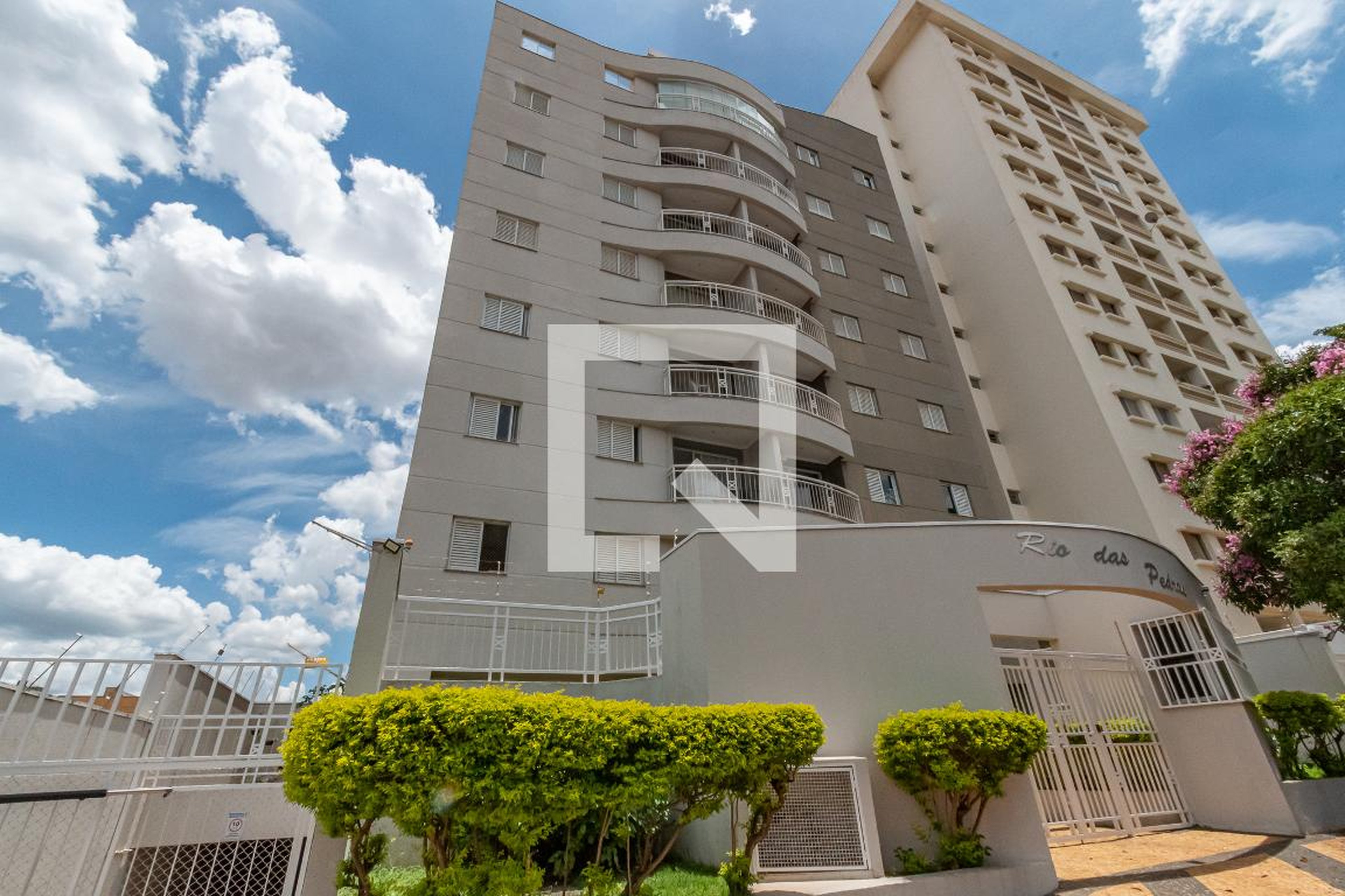 Fachada do Prédio Condomínio Rio das Pedras
